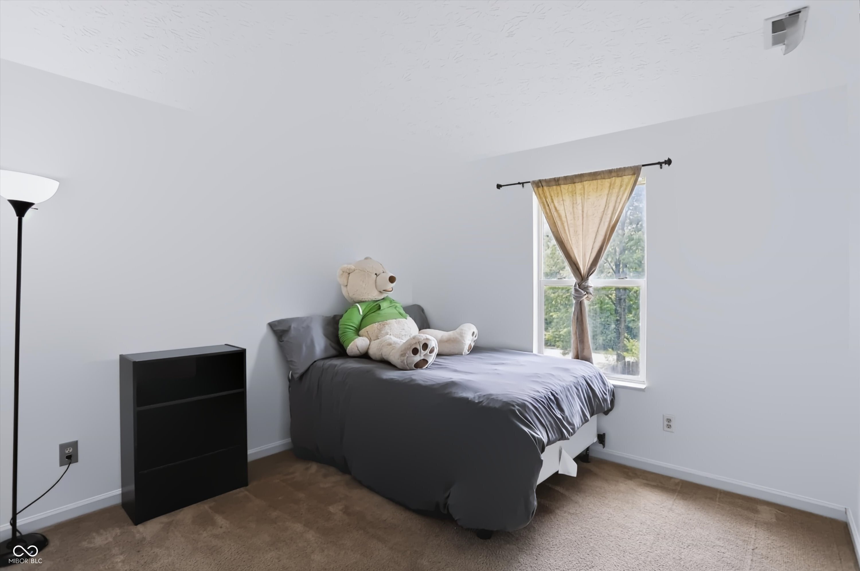 6105 Lakeside Manor Avenue
