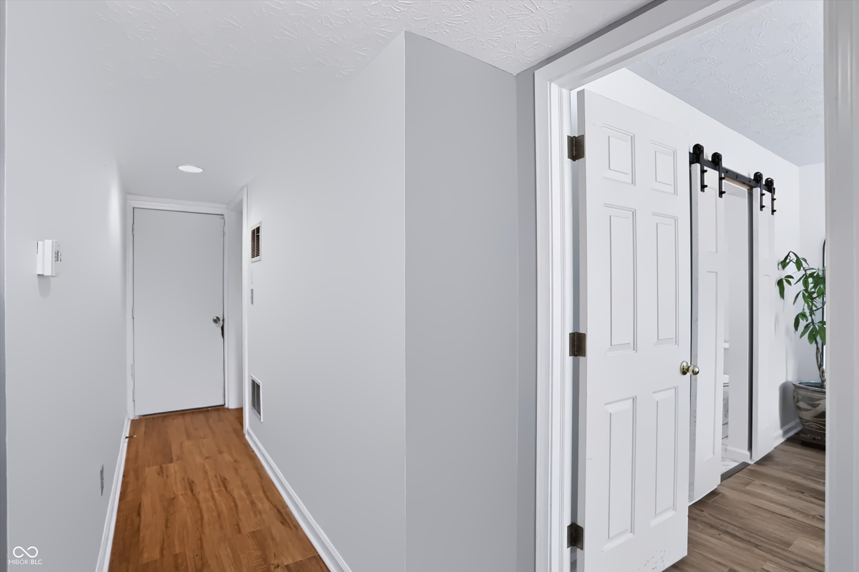 6105 Lakeside Manor Avenue
