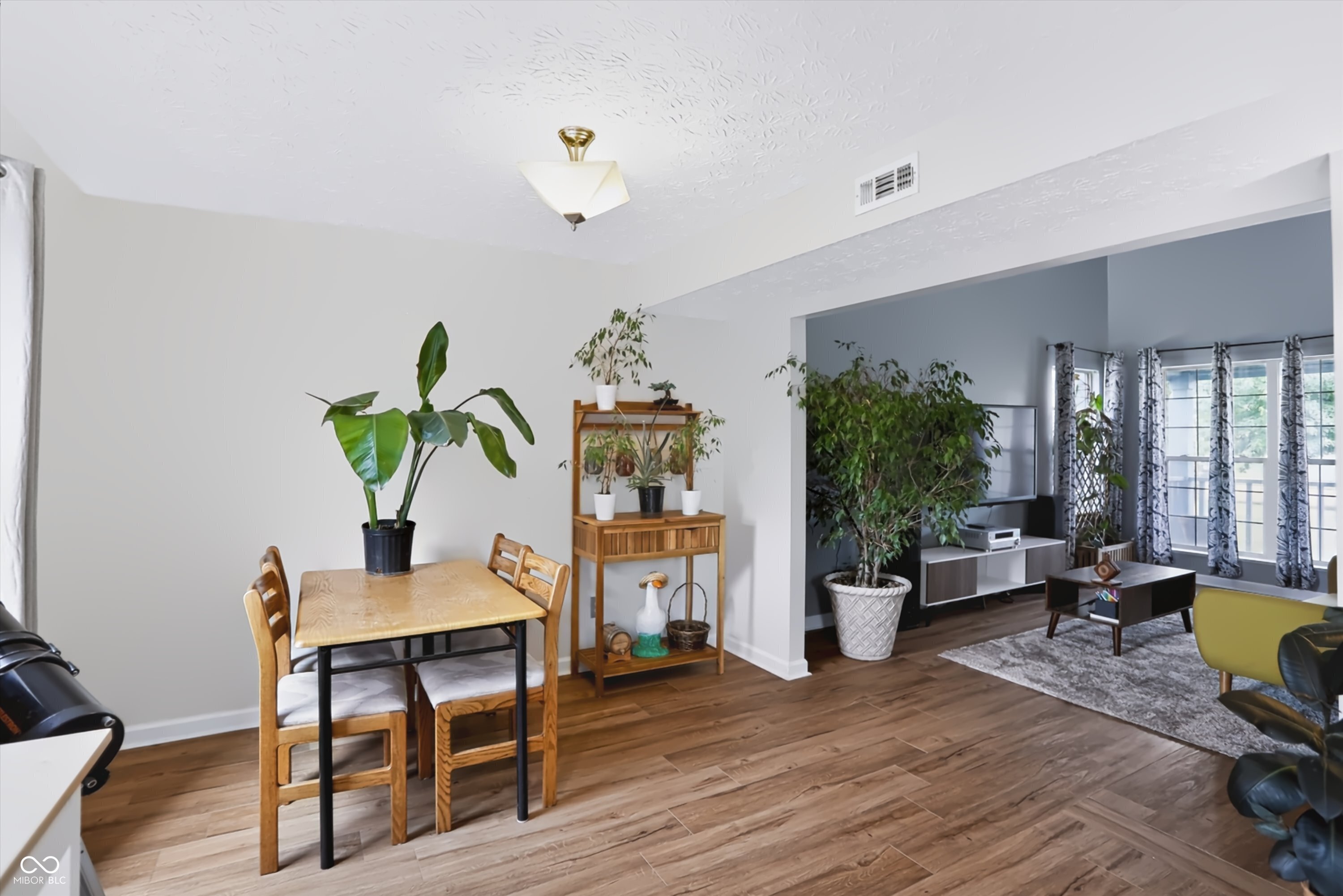 6105 Lakeside Manor Avenue