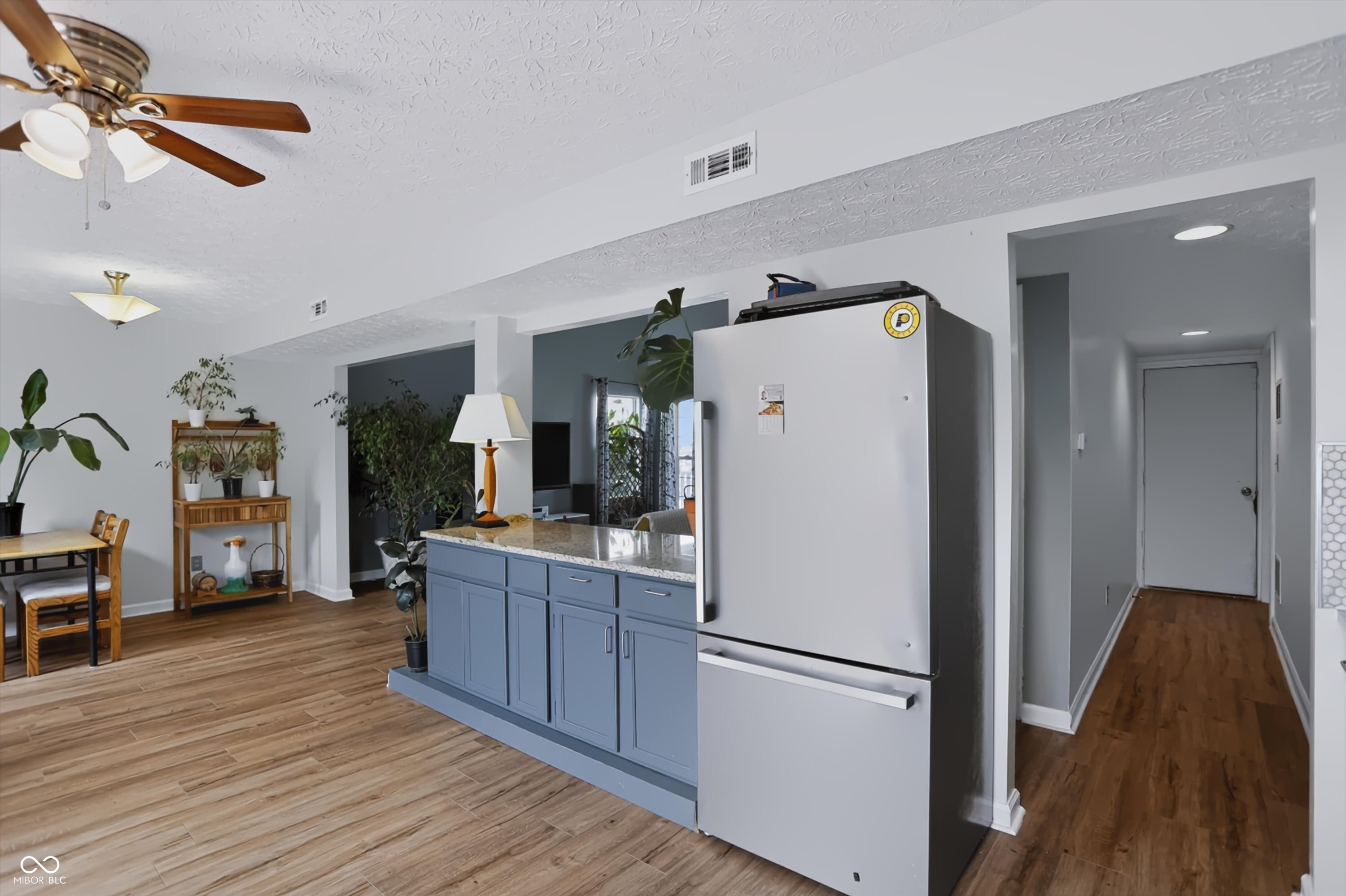 6105 Lakeside Manor Avenue