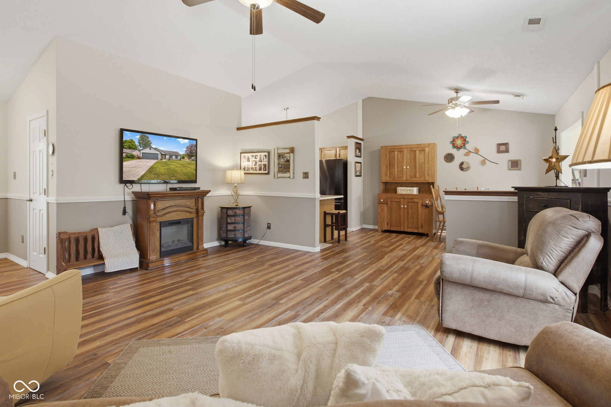 5473 Kelly Anne Way