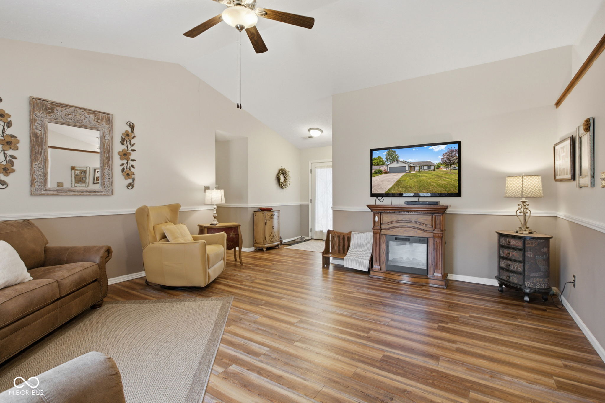 5473 Kelly Anne Way