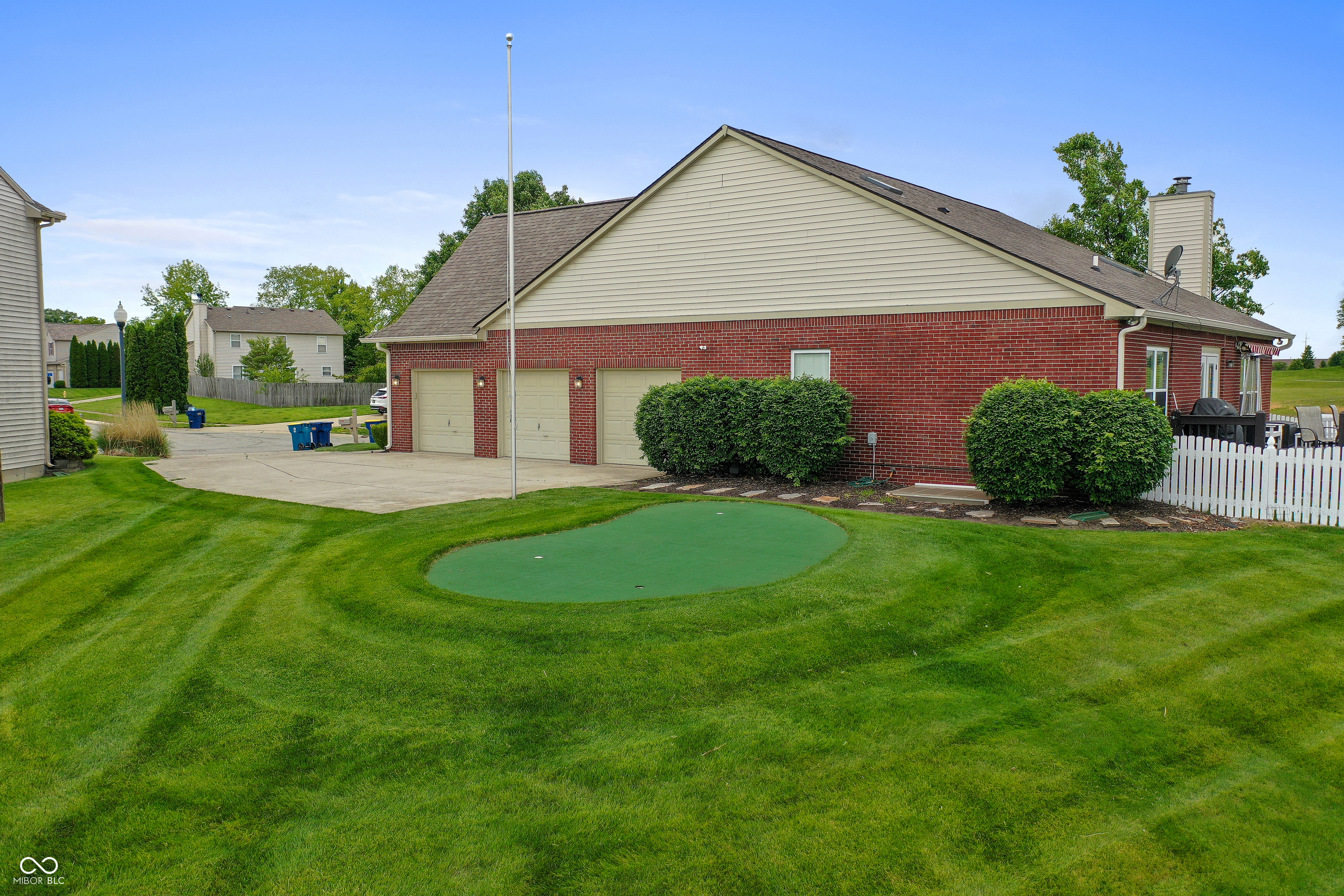 5518 Hammock Glen Drive