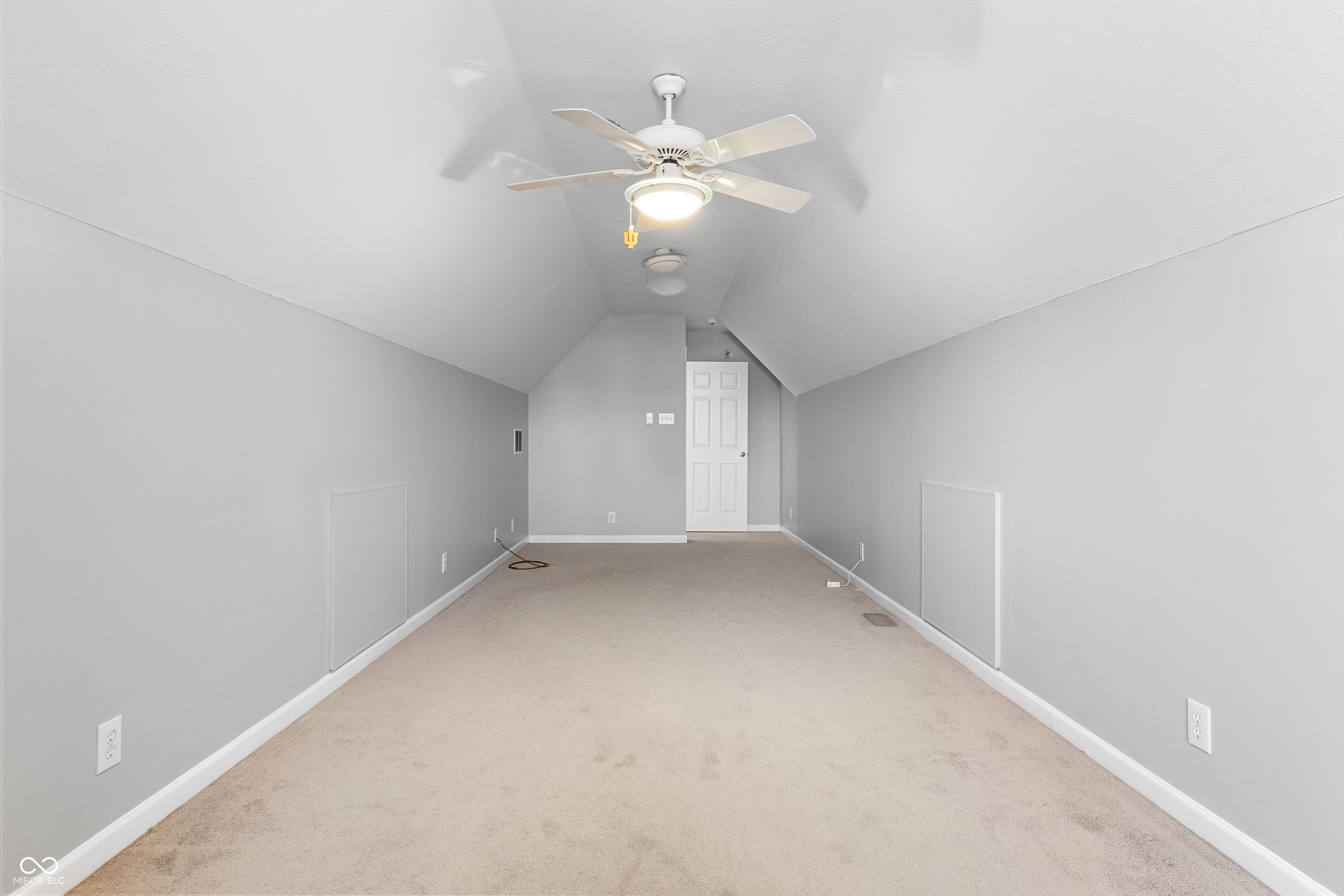 5518 Hammock Glen Drive