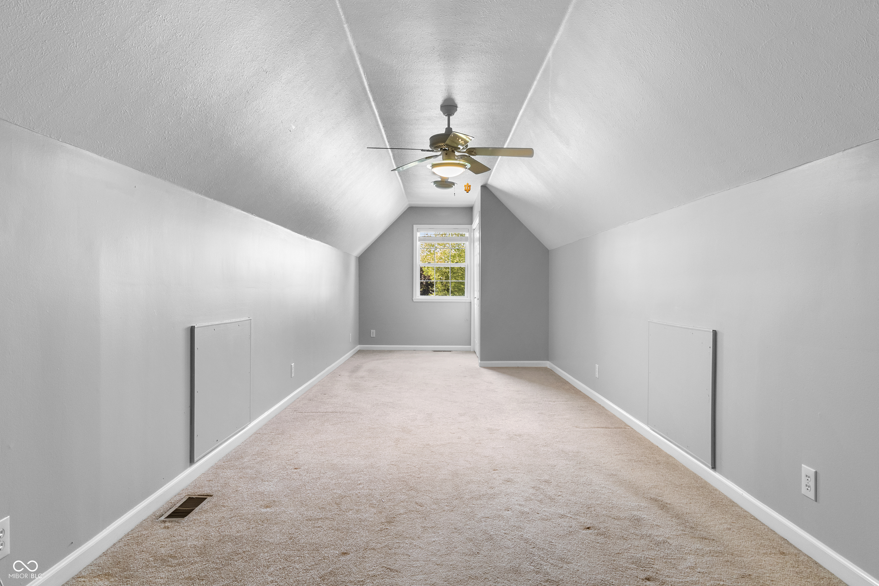 5518 Hammock Glen Drive