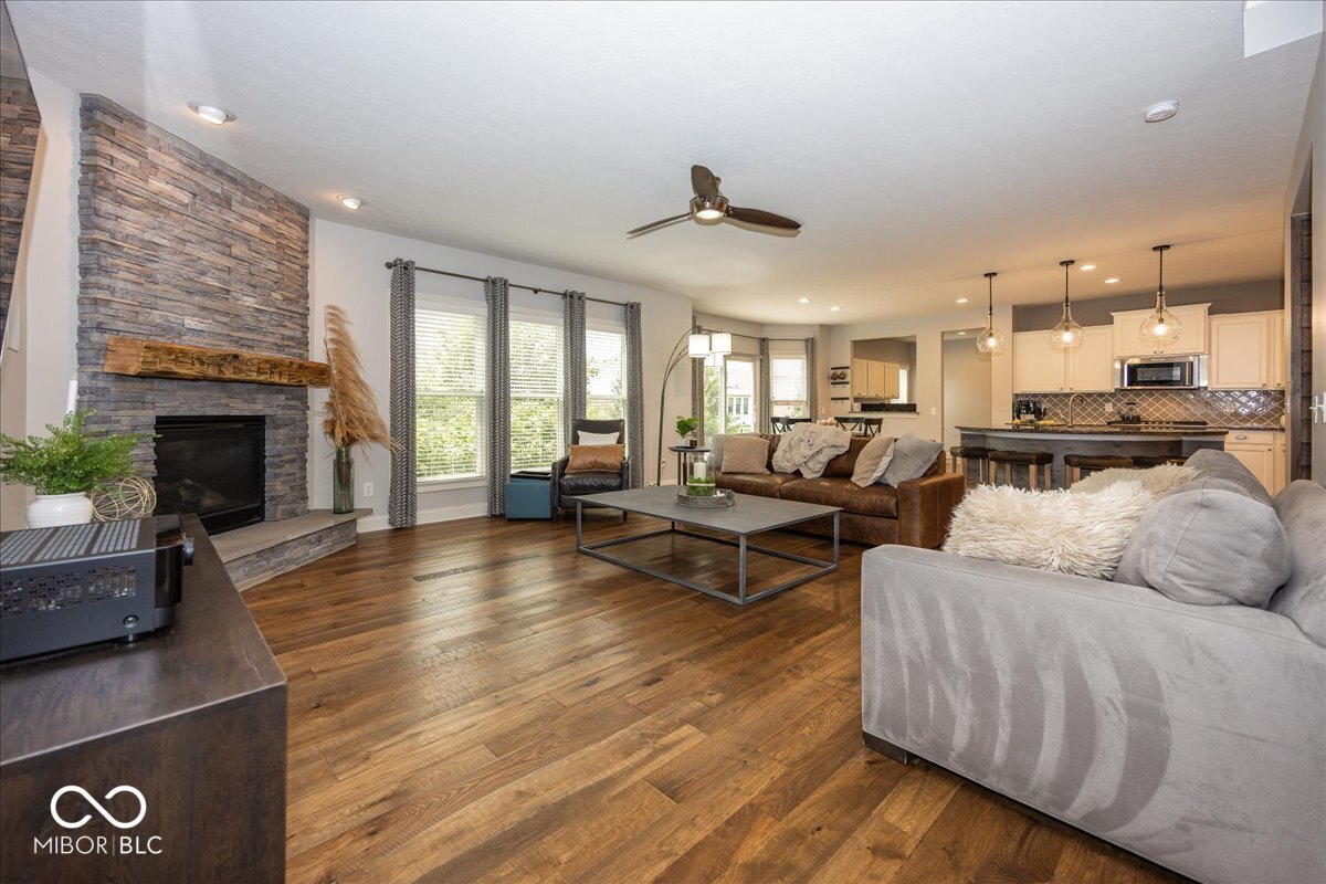 9976 Win Star Way