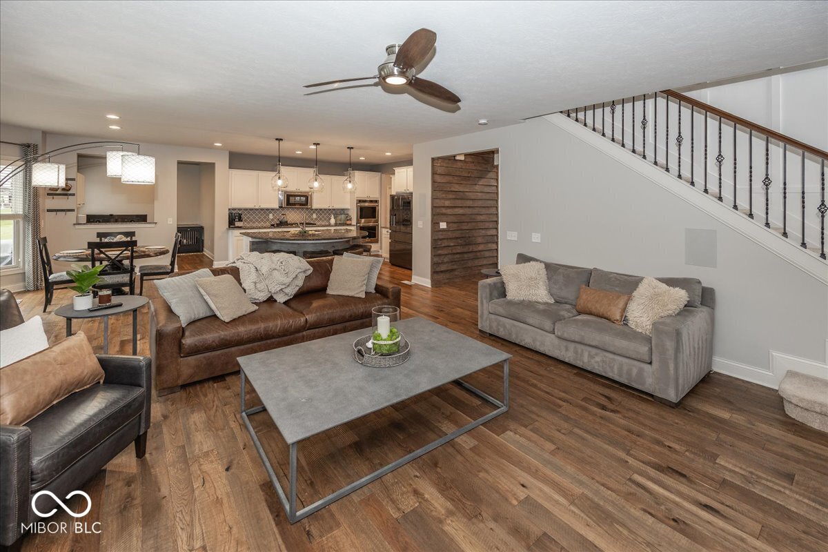 9976 Win Star Way