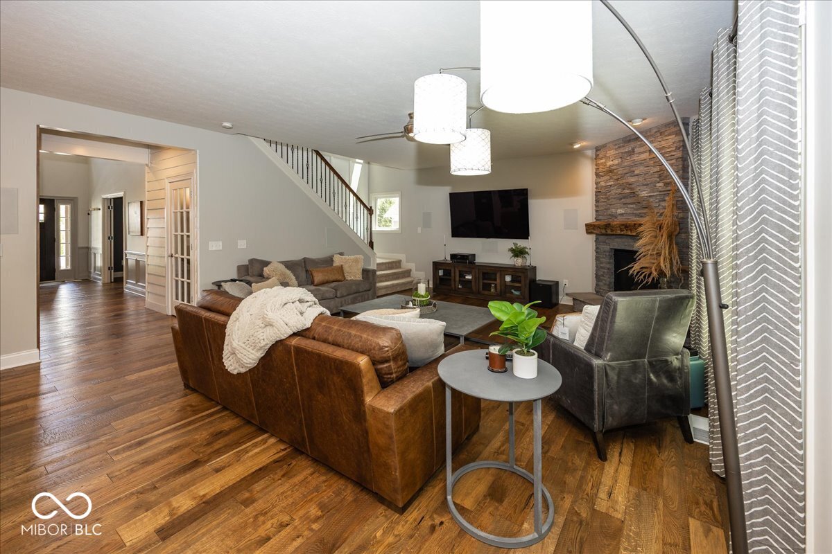 9976 Win Star Way