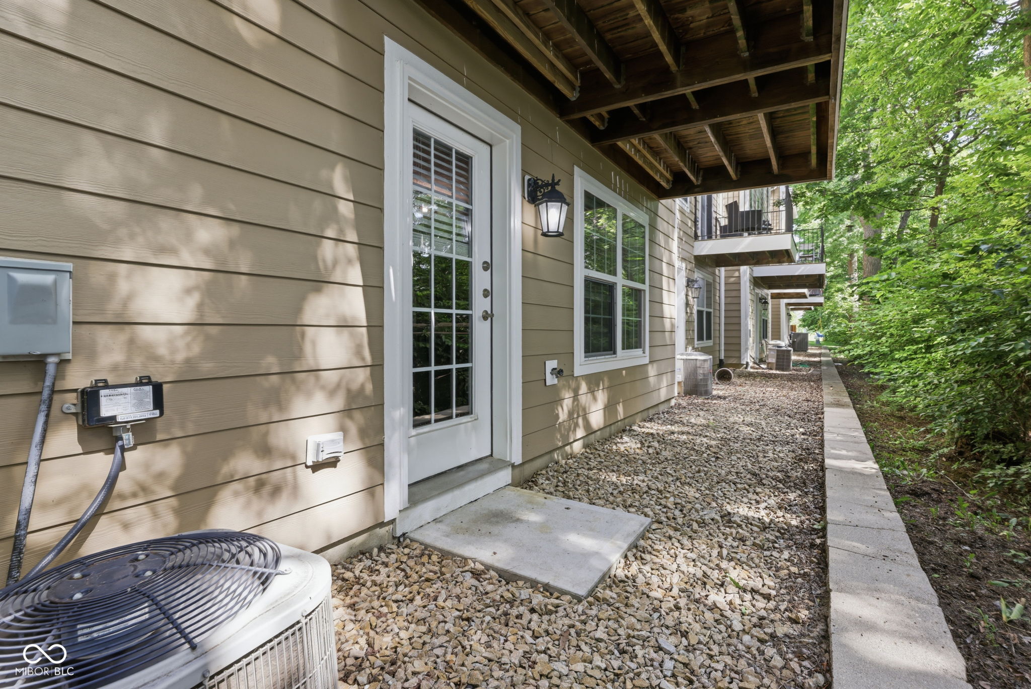 1010 Bard Lane