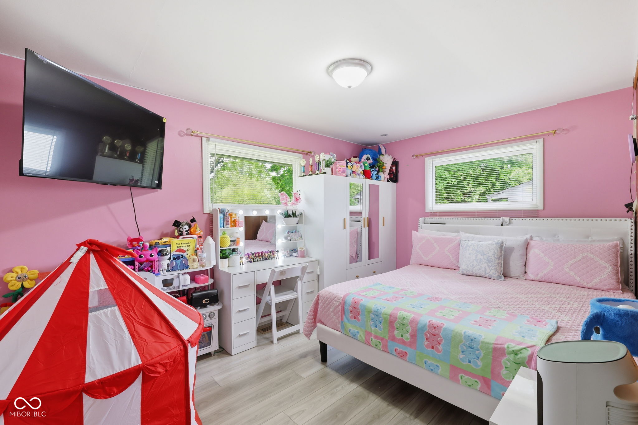 2825 Kristen Drive E