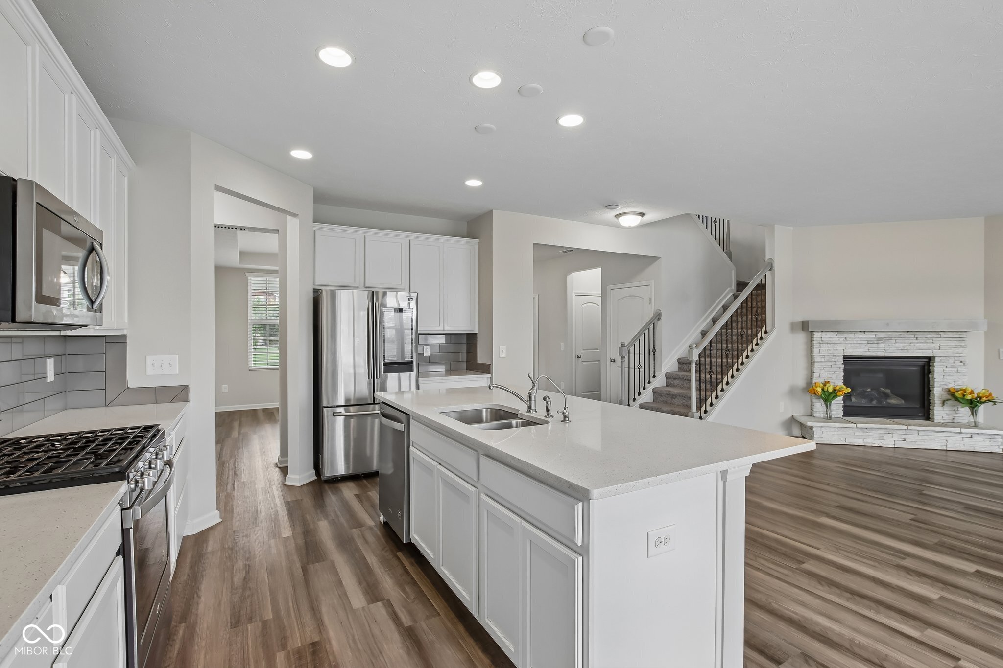 1438 Sunset Boulevard