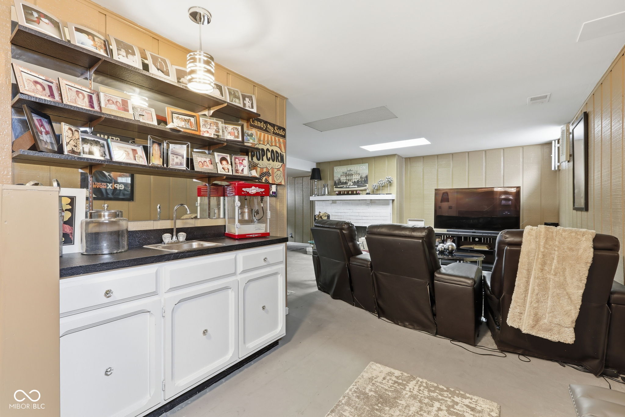 5521 Vin Rose Lane