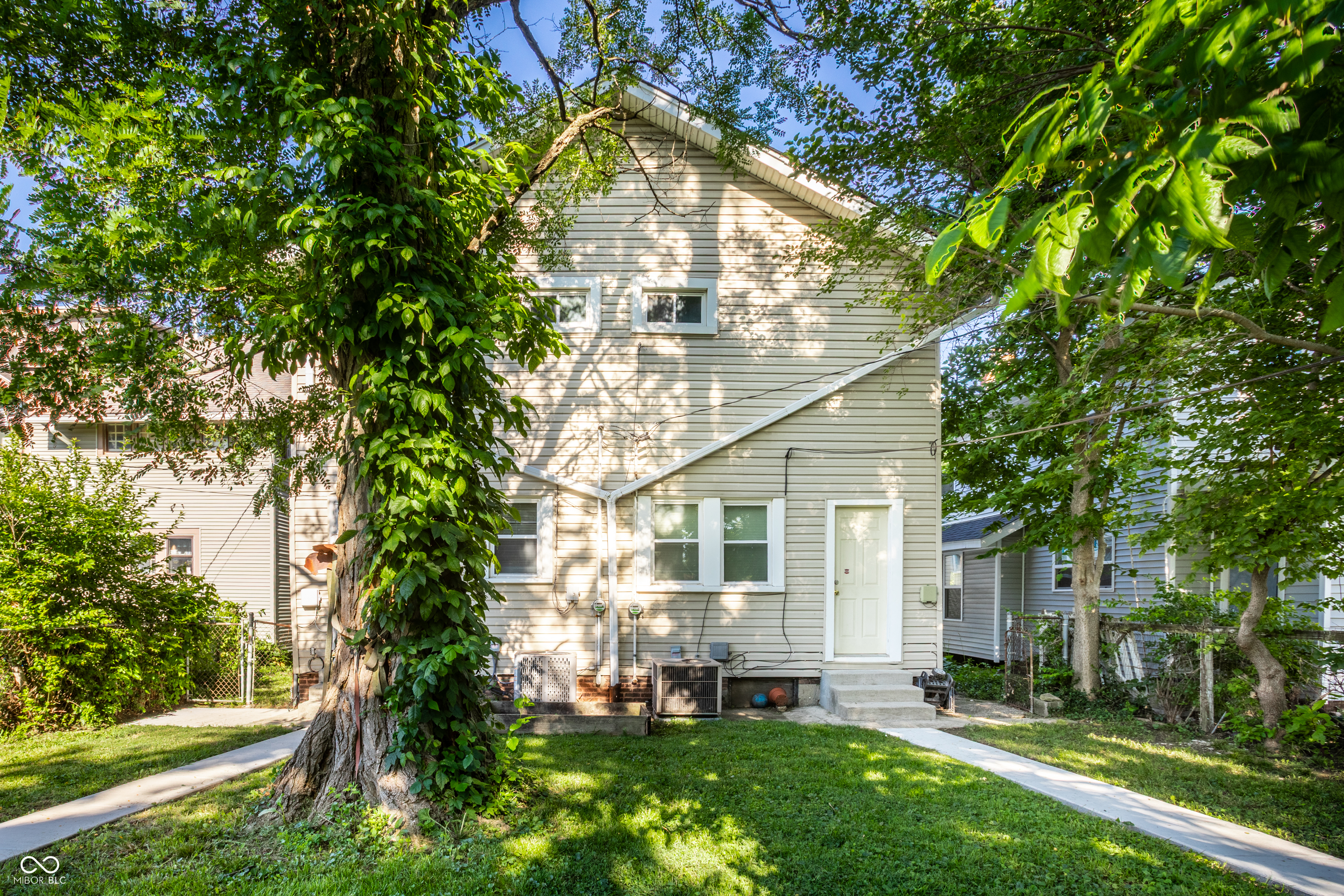 617-619 N Riley Avenue