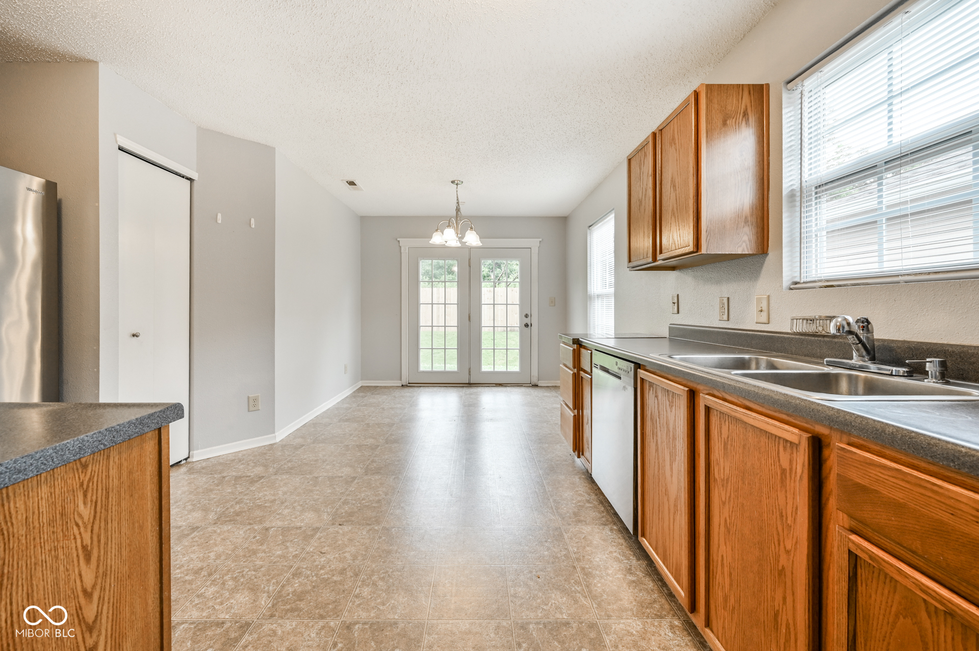 1804 Feather Reed Lane