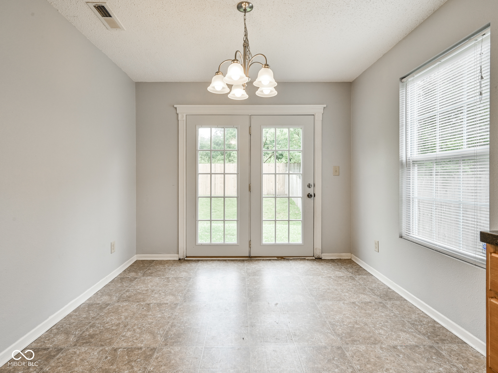 1804 Feather Reed Lane