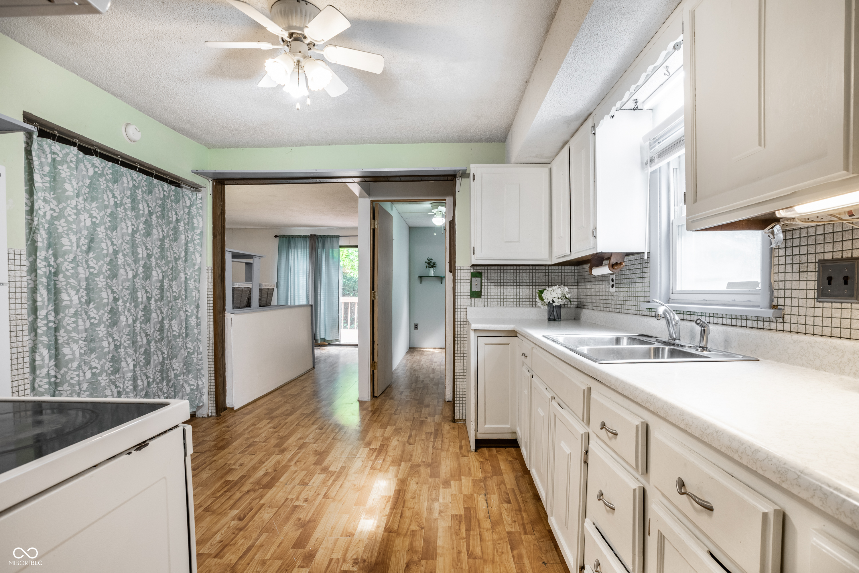 1721 E County Road 400 S