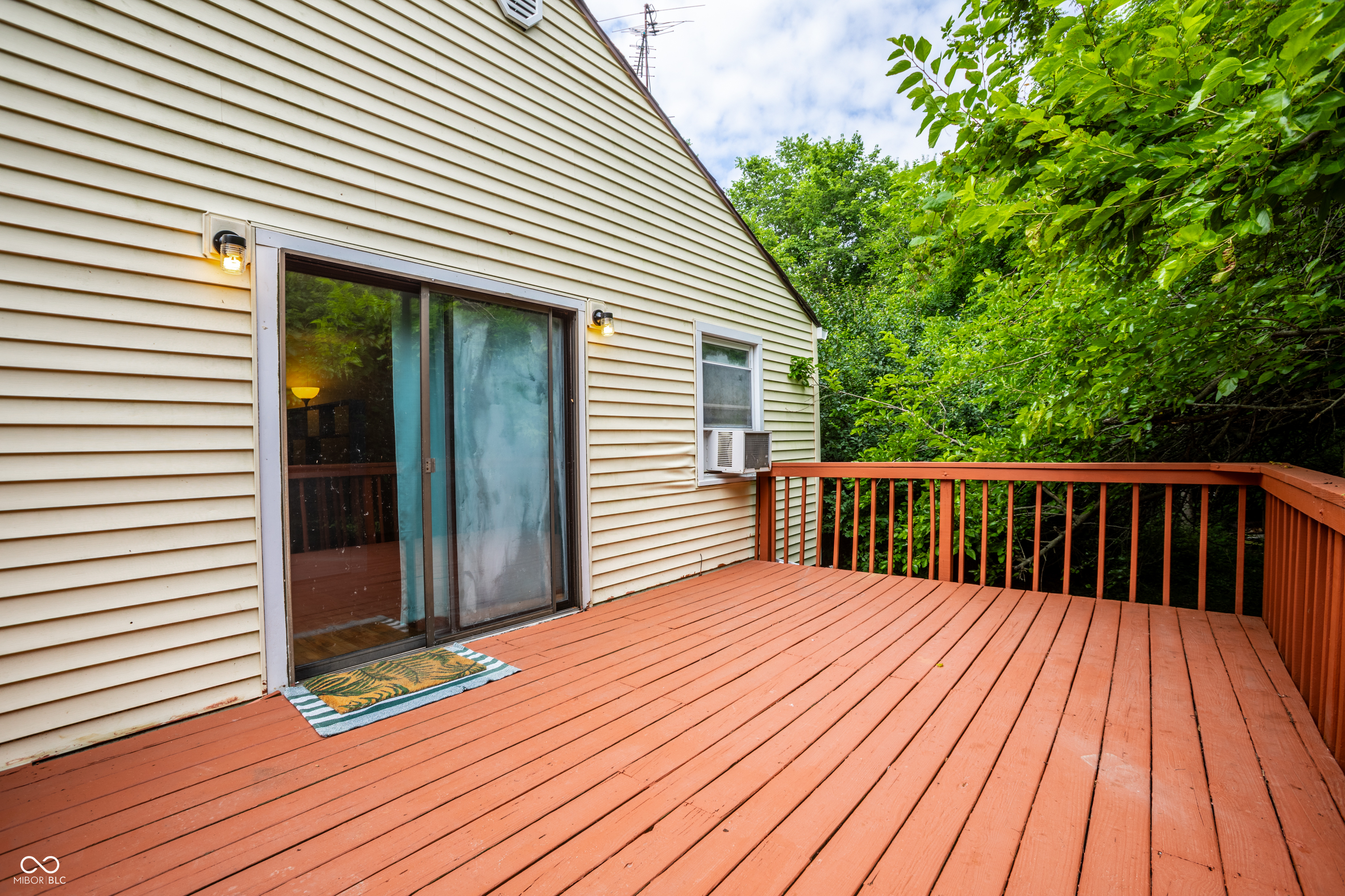 1721 E County Road 400 S