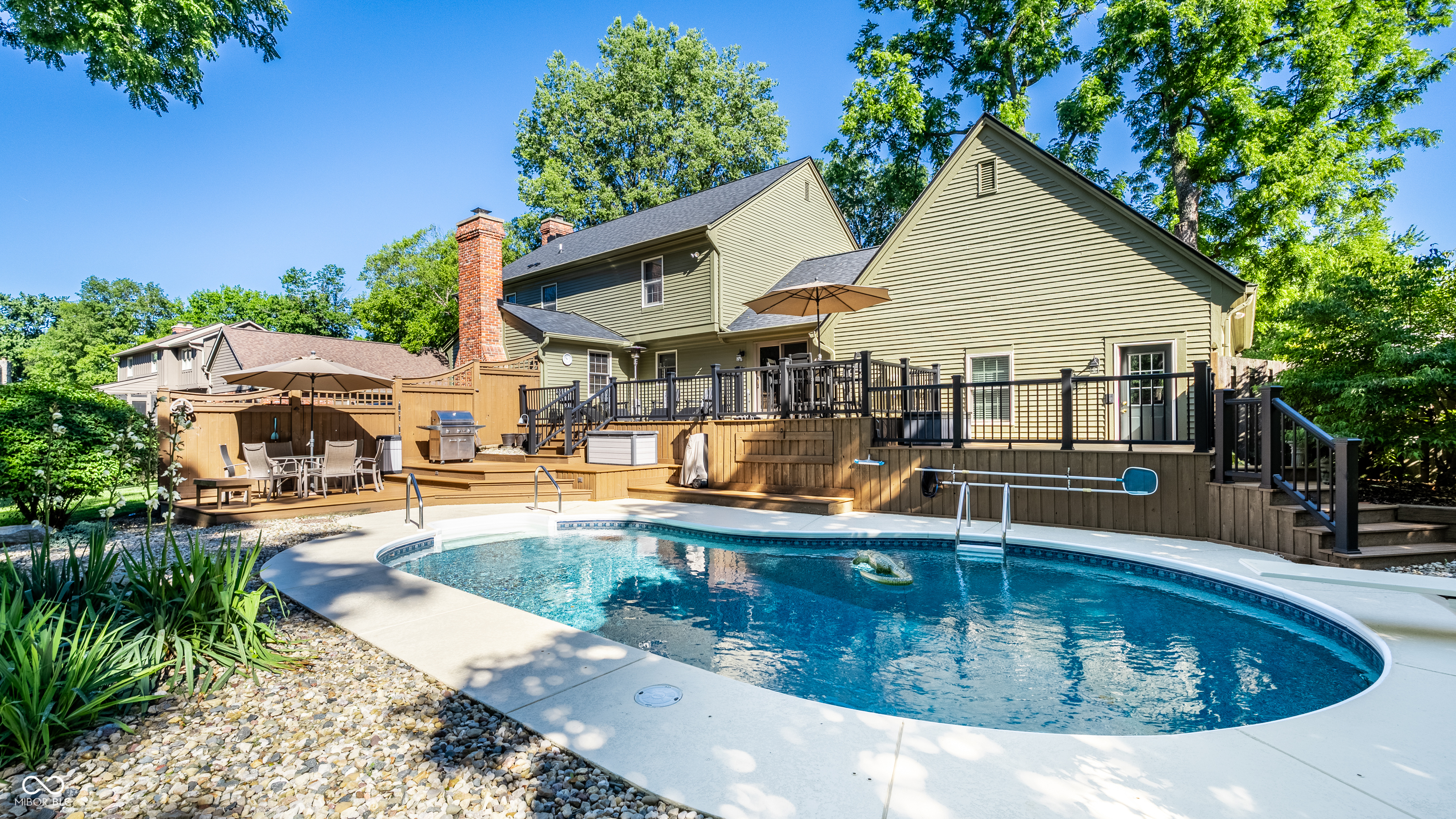 1045 Maxwell Lane