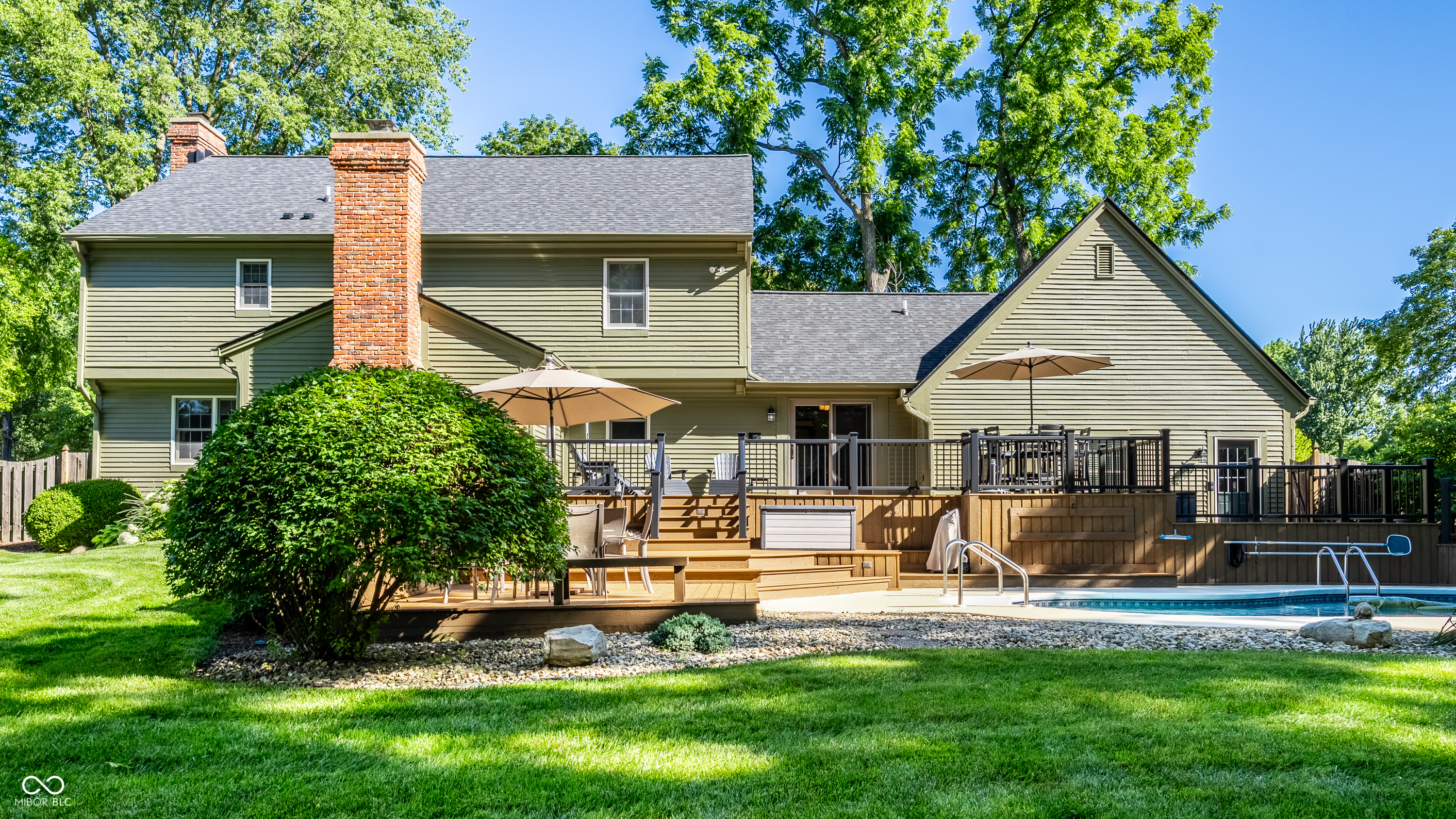 1045 Maxwell Lane