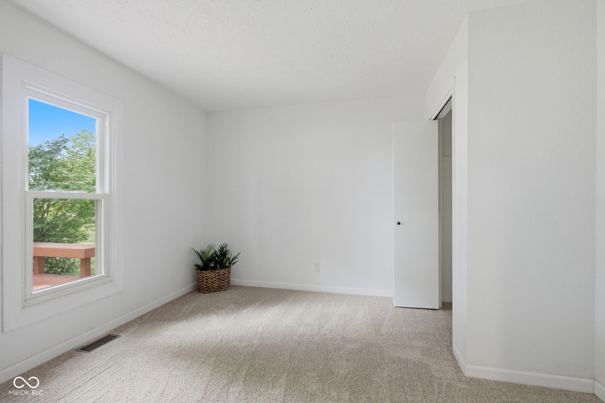 936 W County Road 550 S