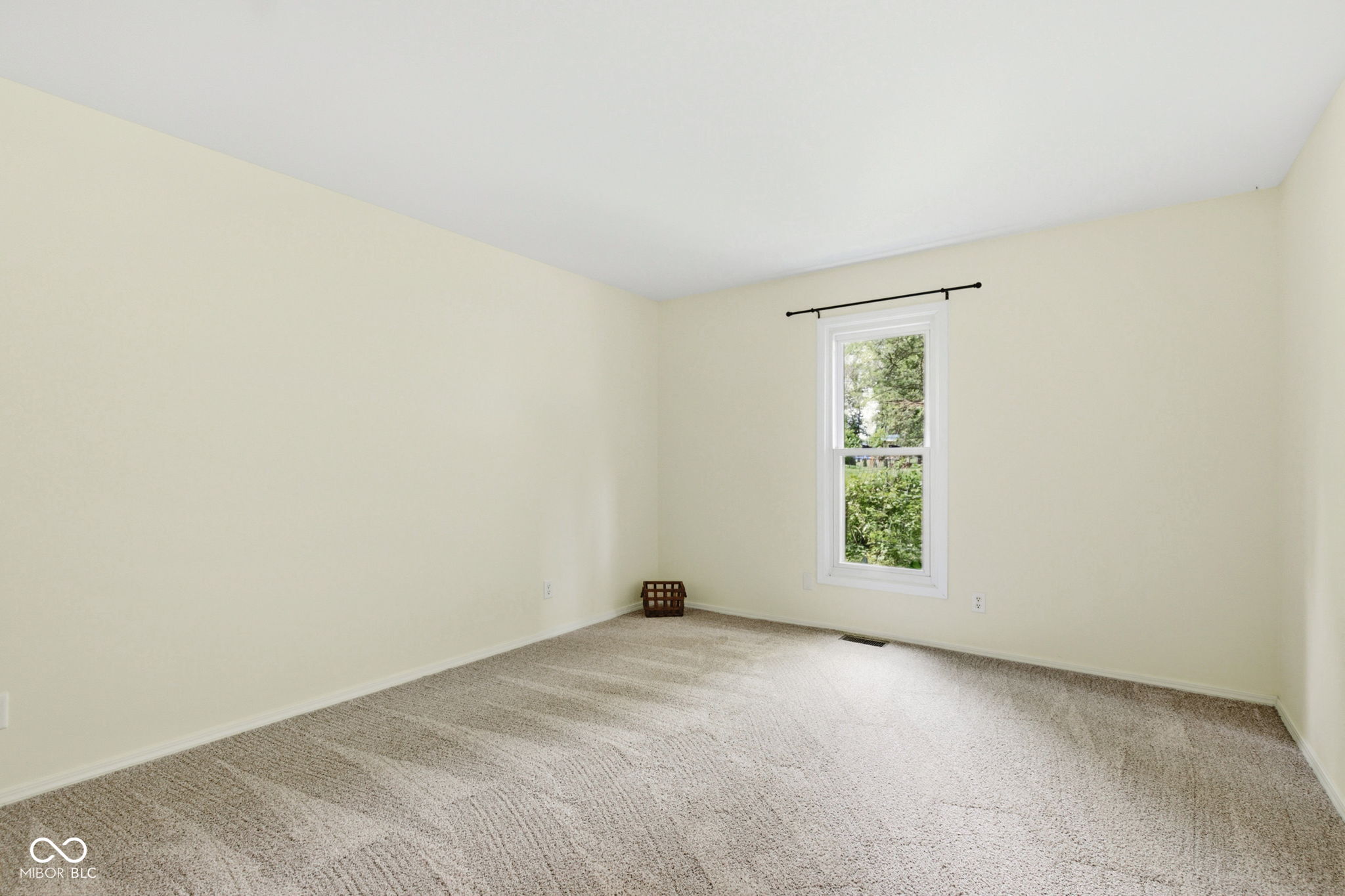 936 W County Road 550 S