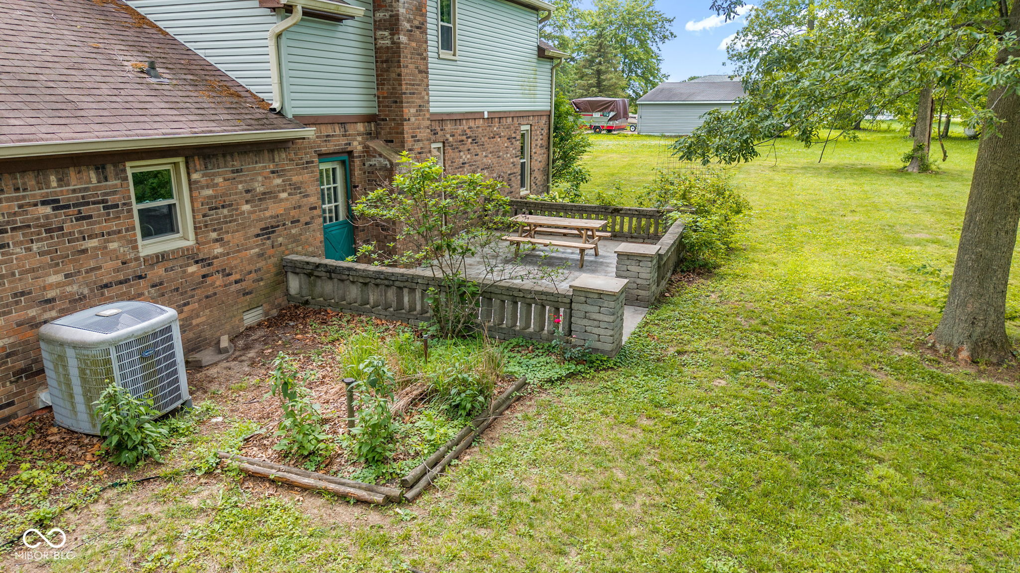 936 W County Road 550 S
