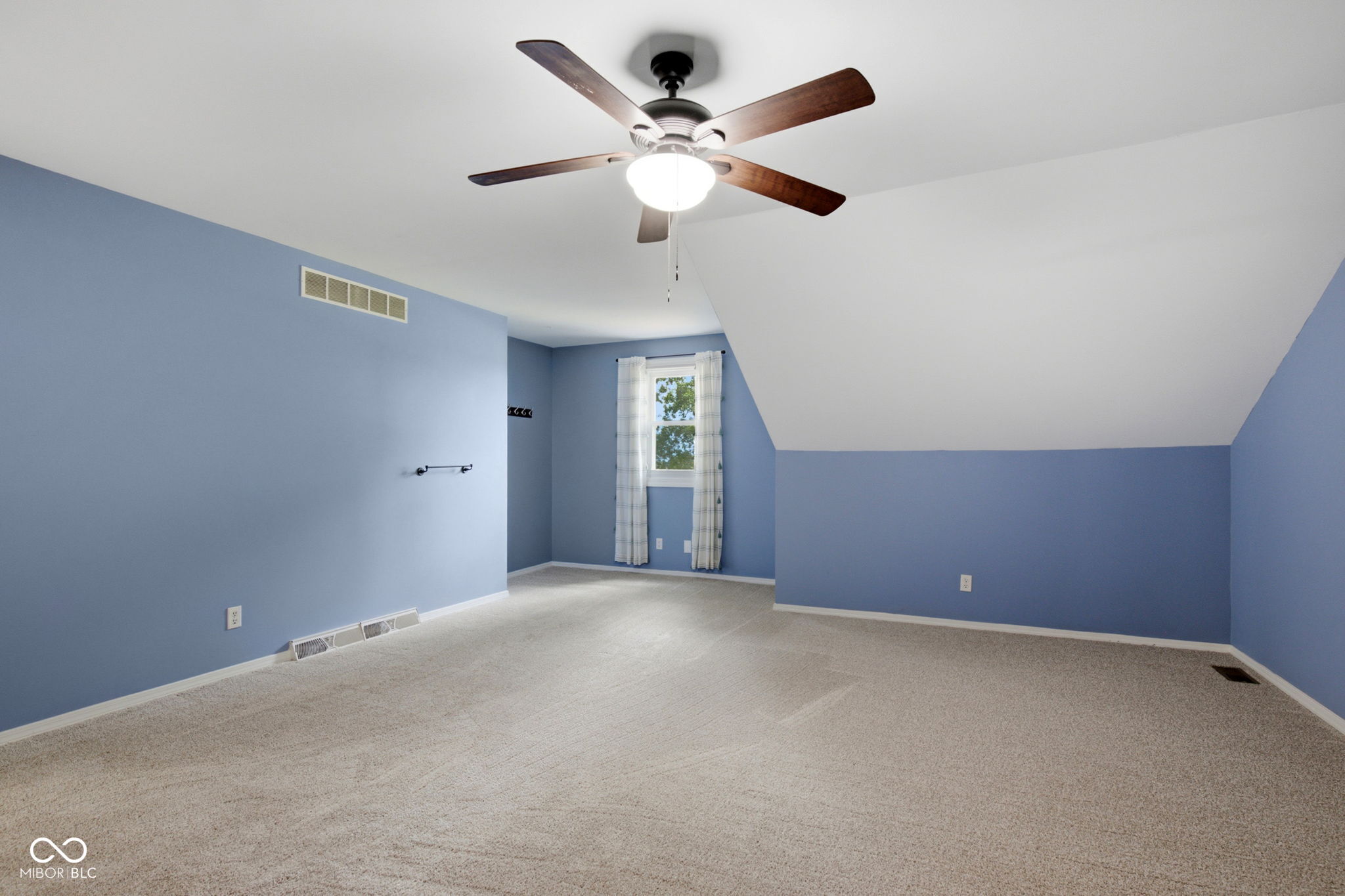 936 W County Road 550 S