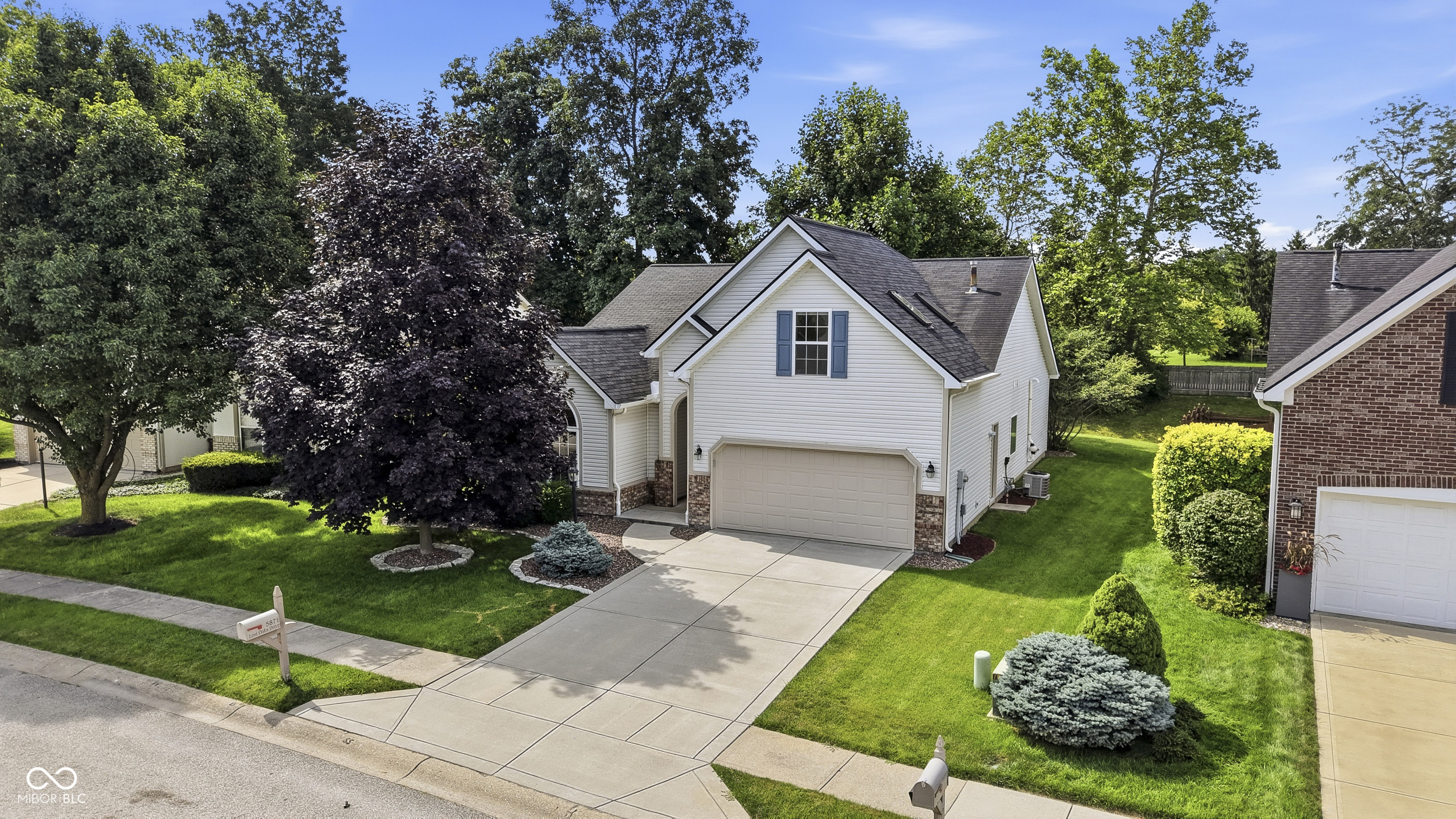 5871 Lost Oaks