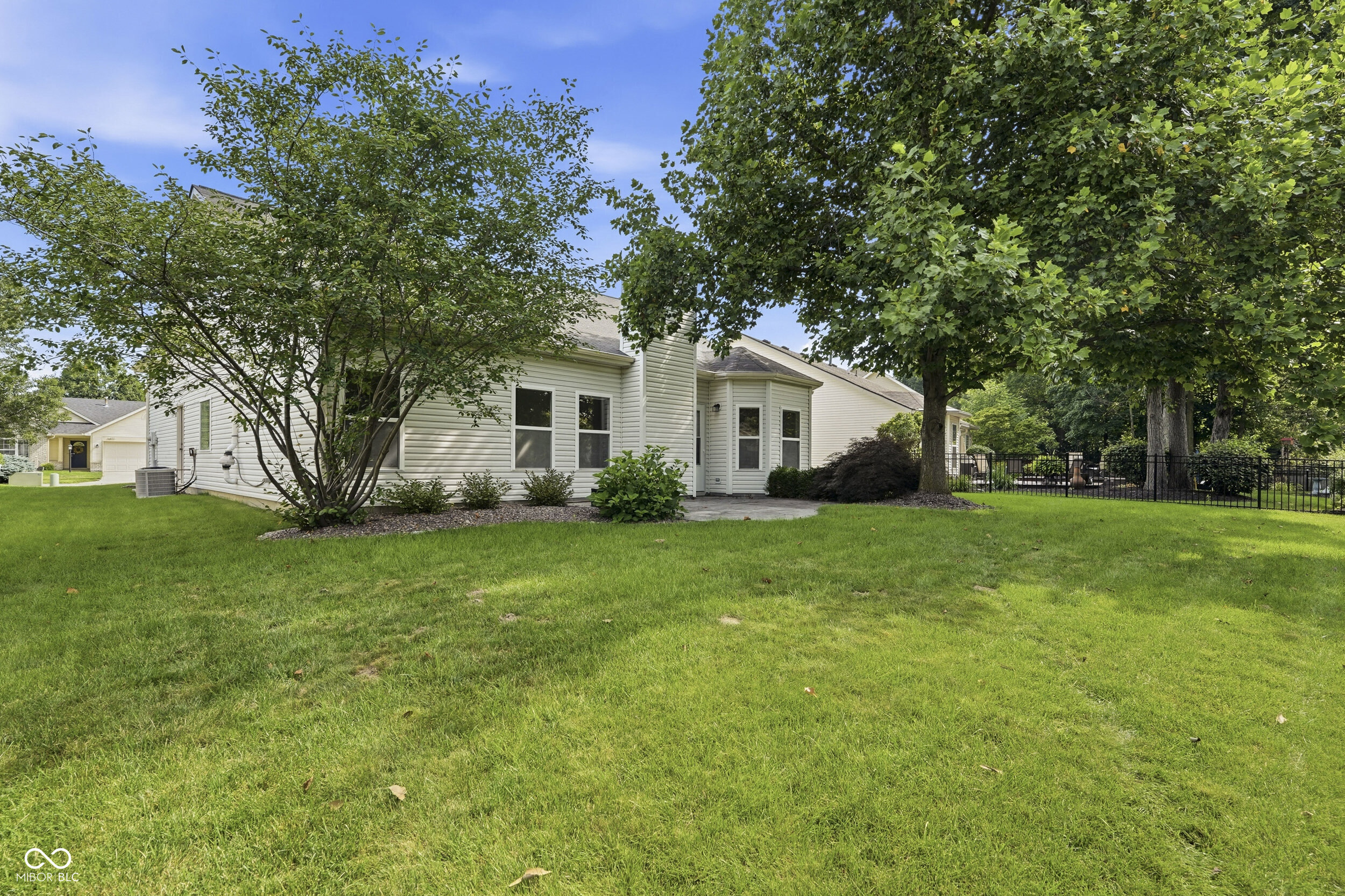 5871 Lost Oaks