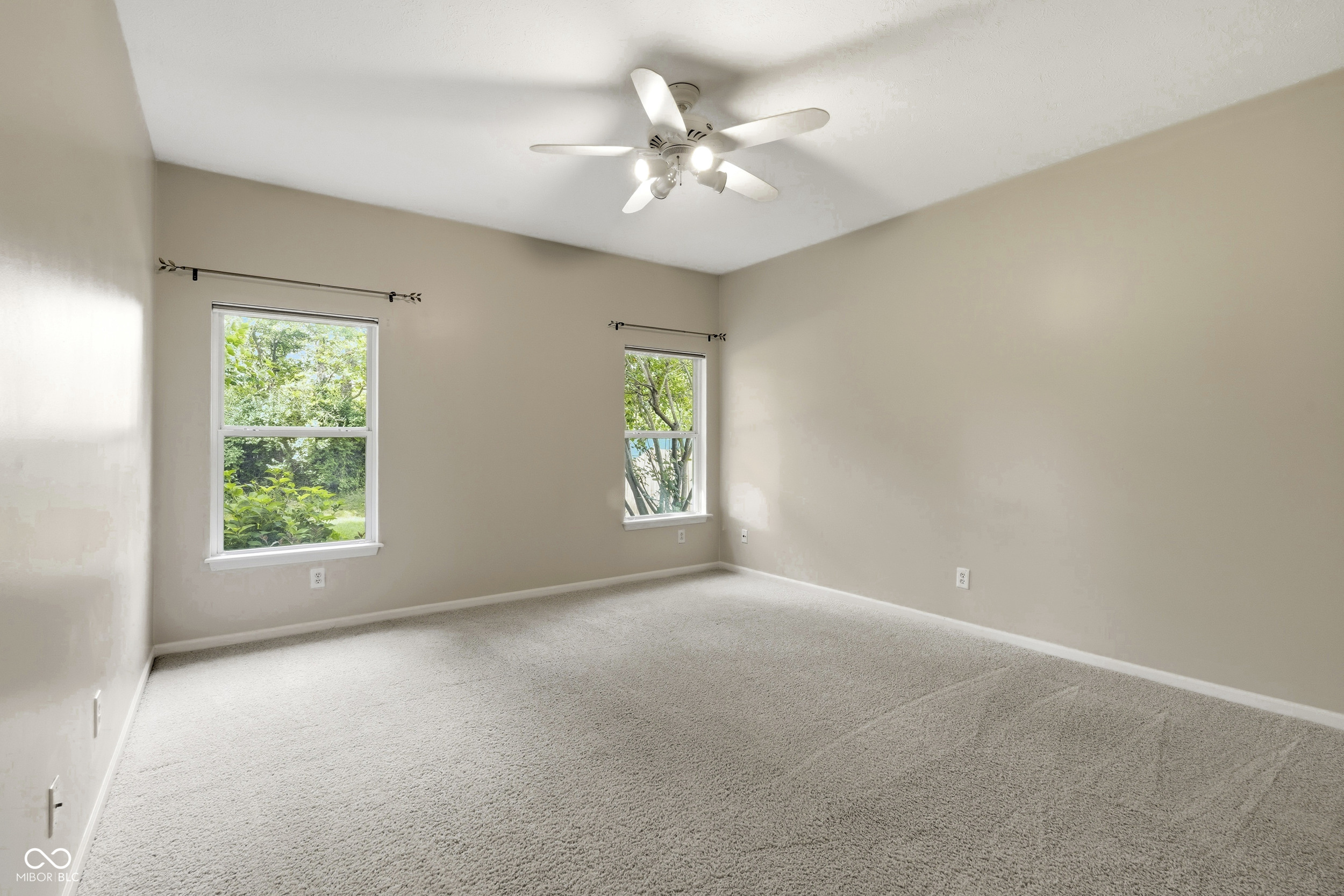 5871 Lost Oaks