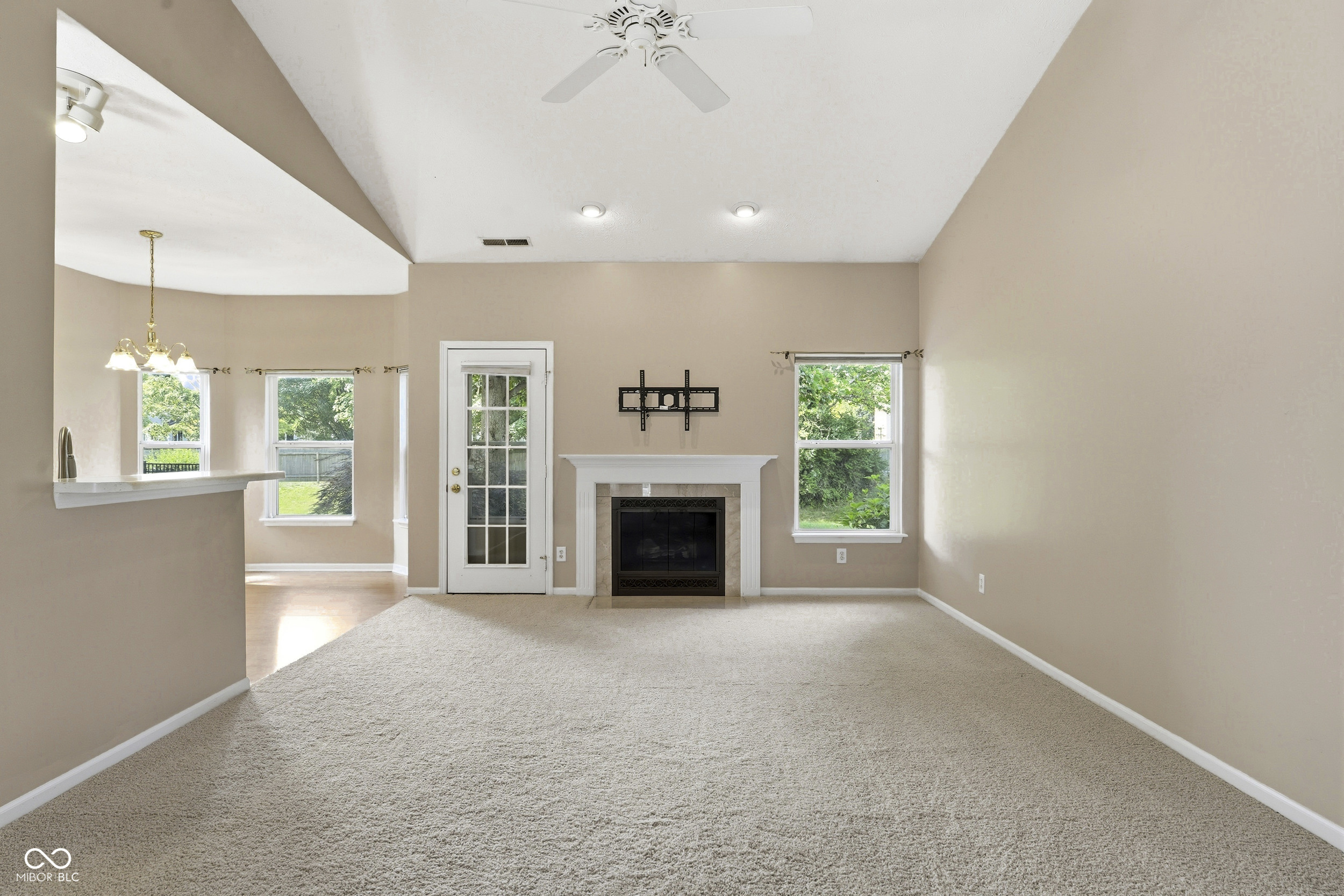 5871 Lost Oaks