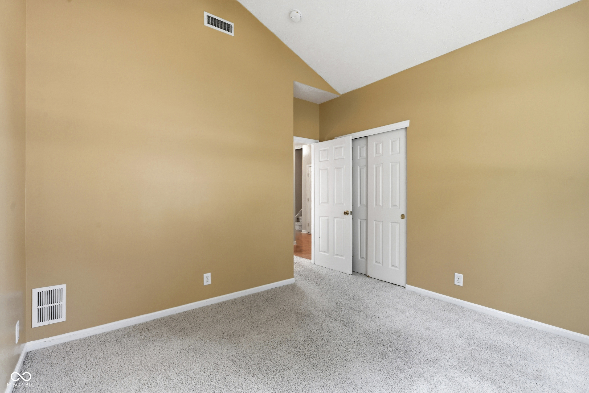 5871 Lost Oaks