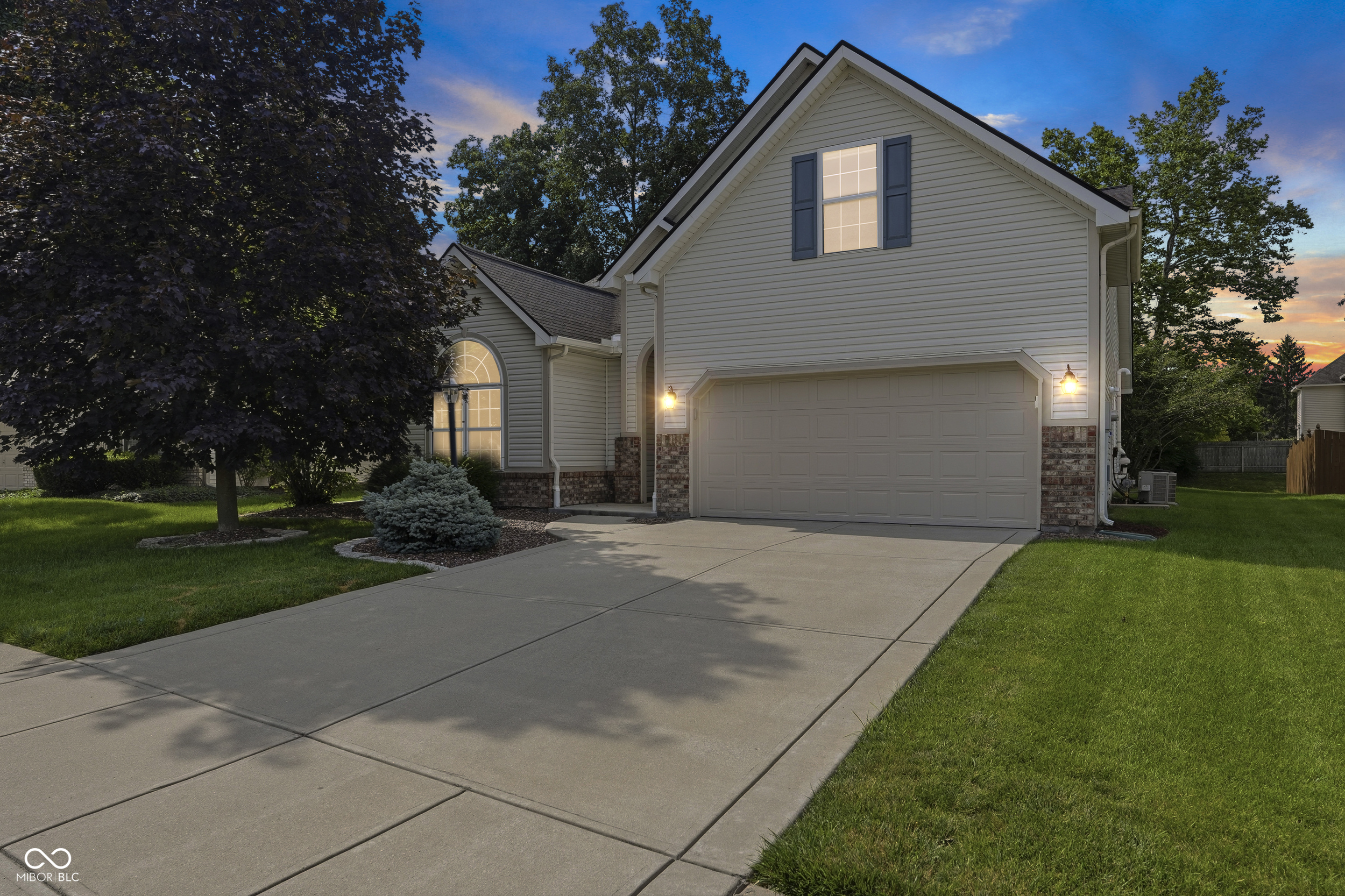 5871 Lost Oaks