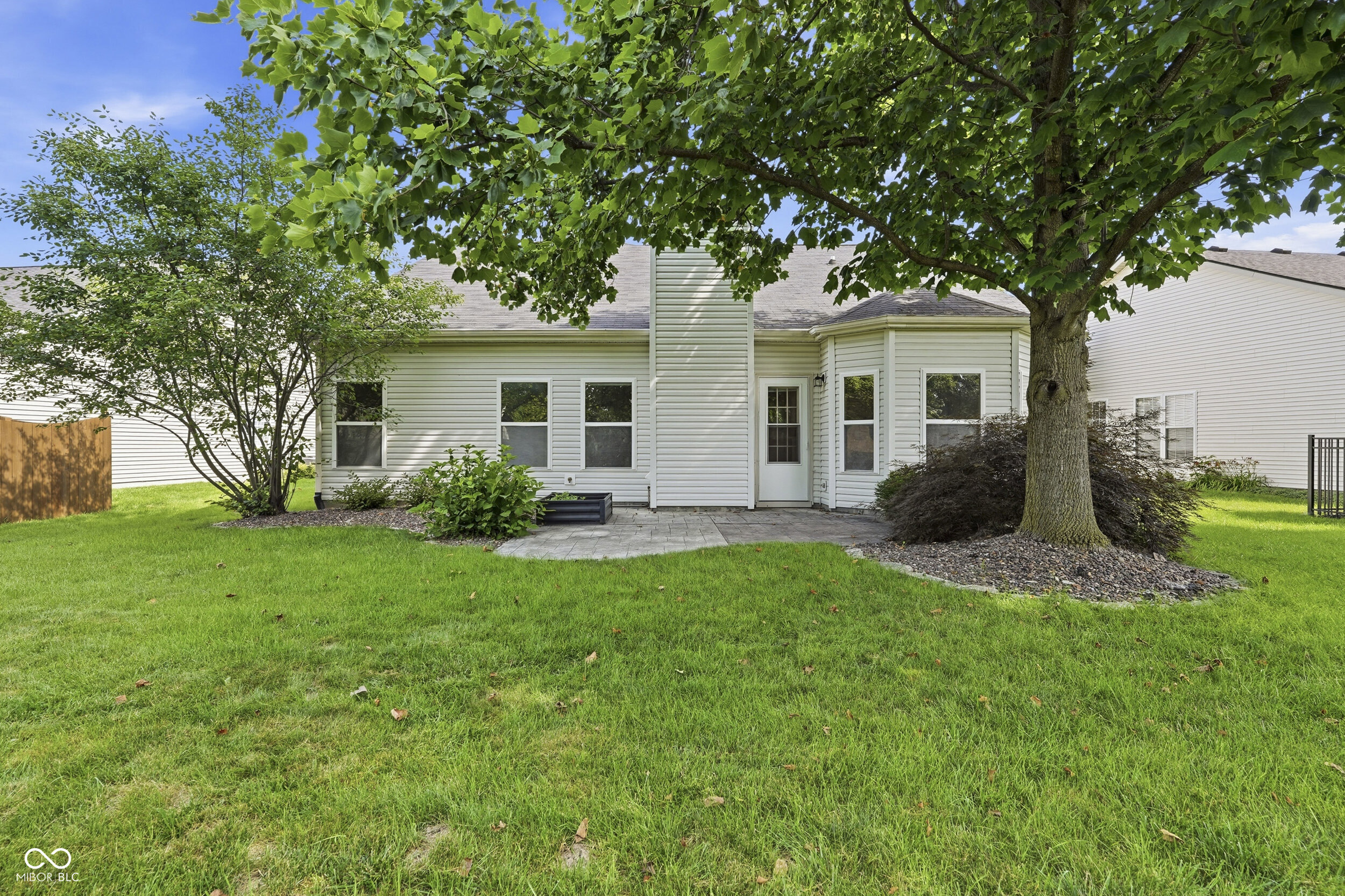 5871 Lost Oaks
