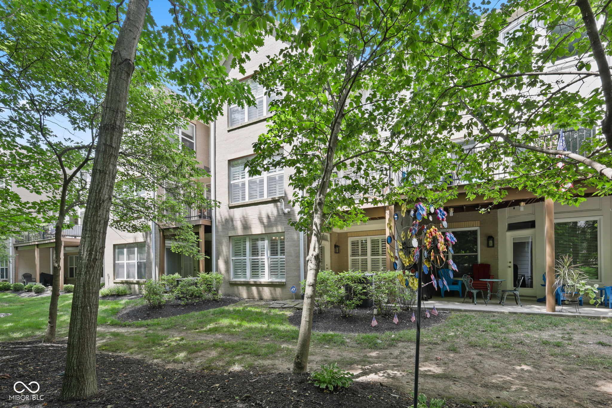 735 Greenford Trail N