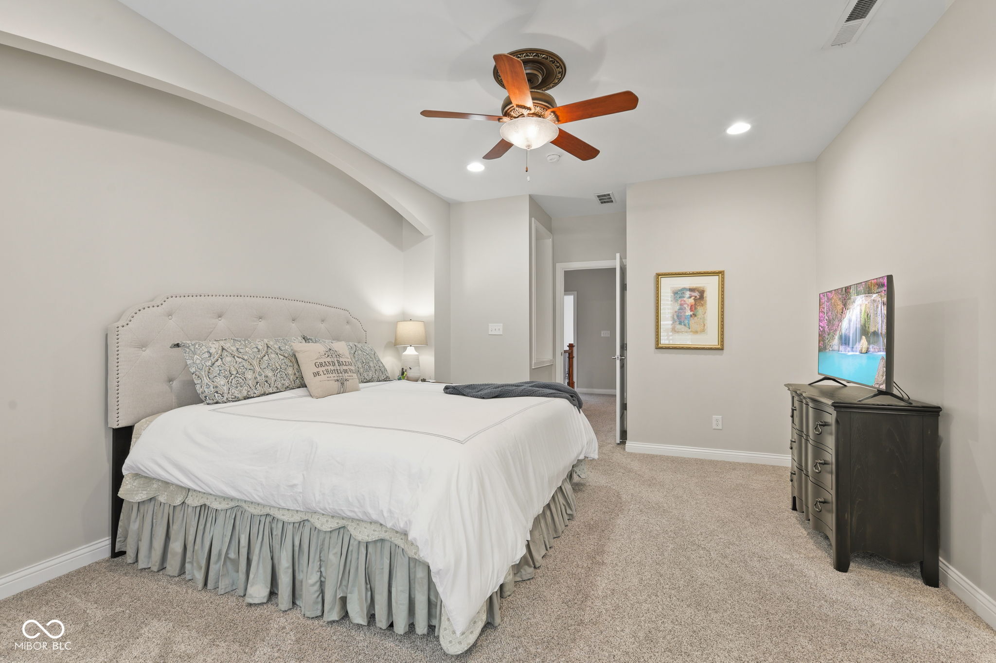 735 Greenford Trail N