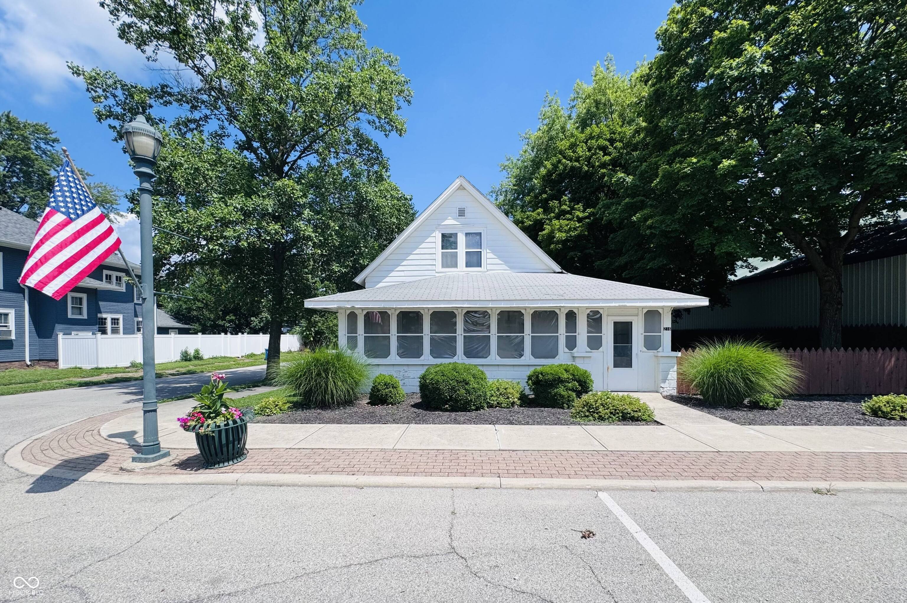 216 W Main Street
