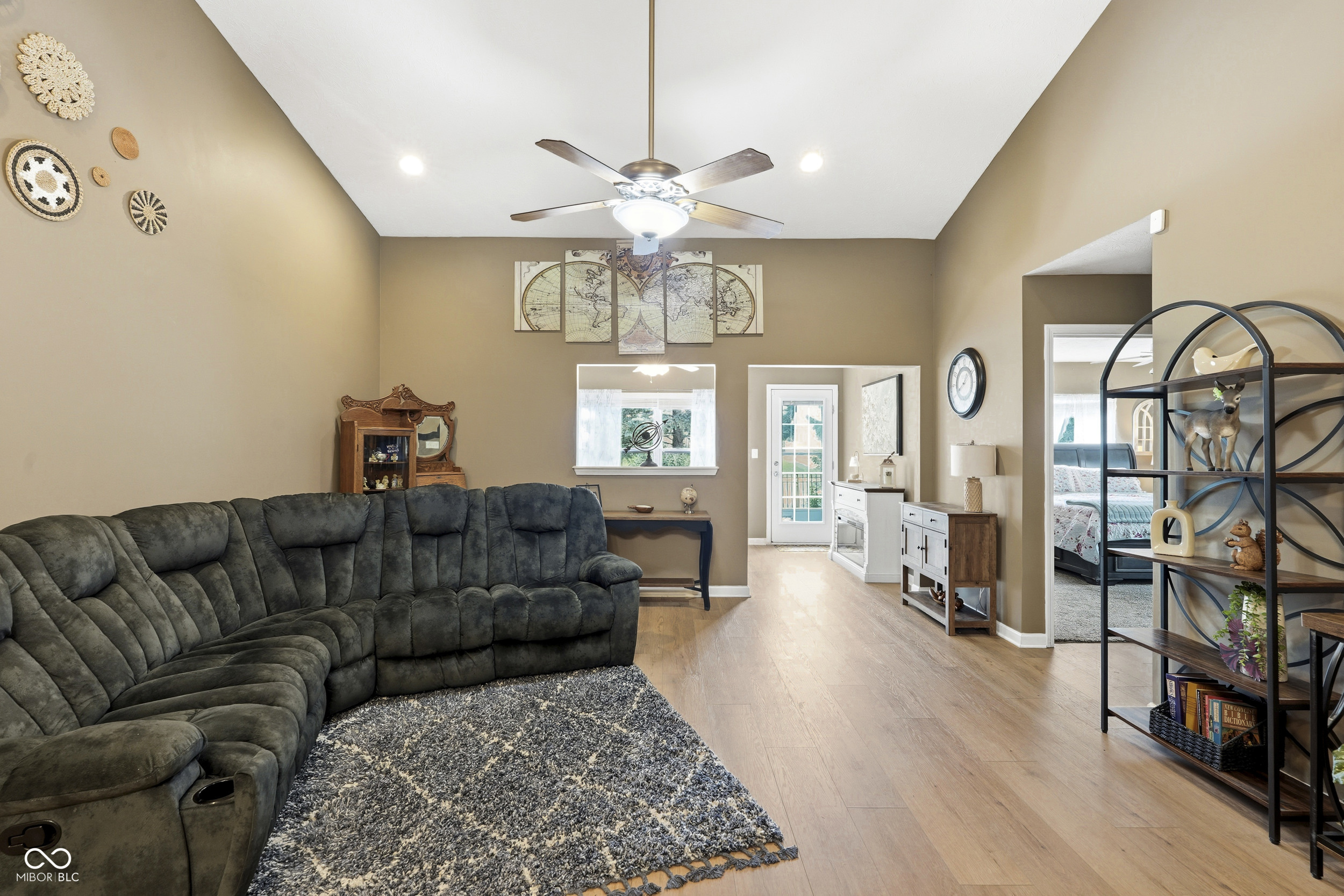 16842 Loch Circle