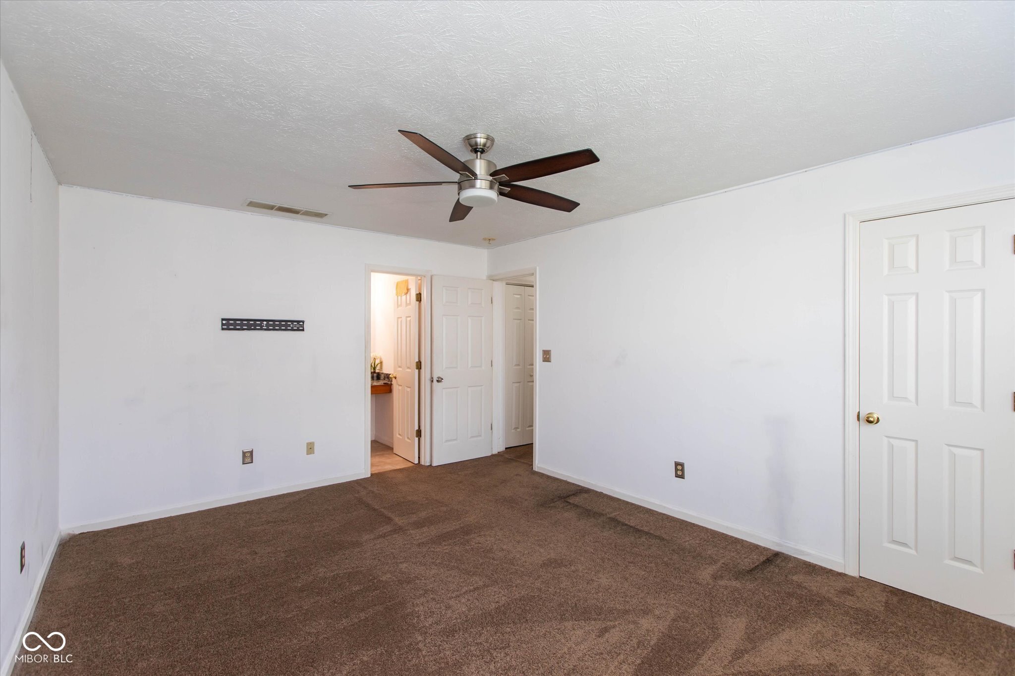 7136 Pluto Drive