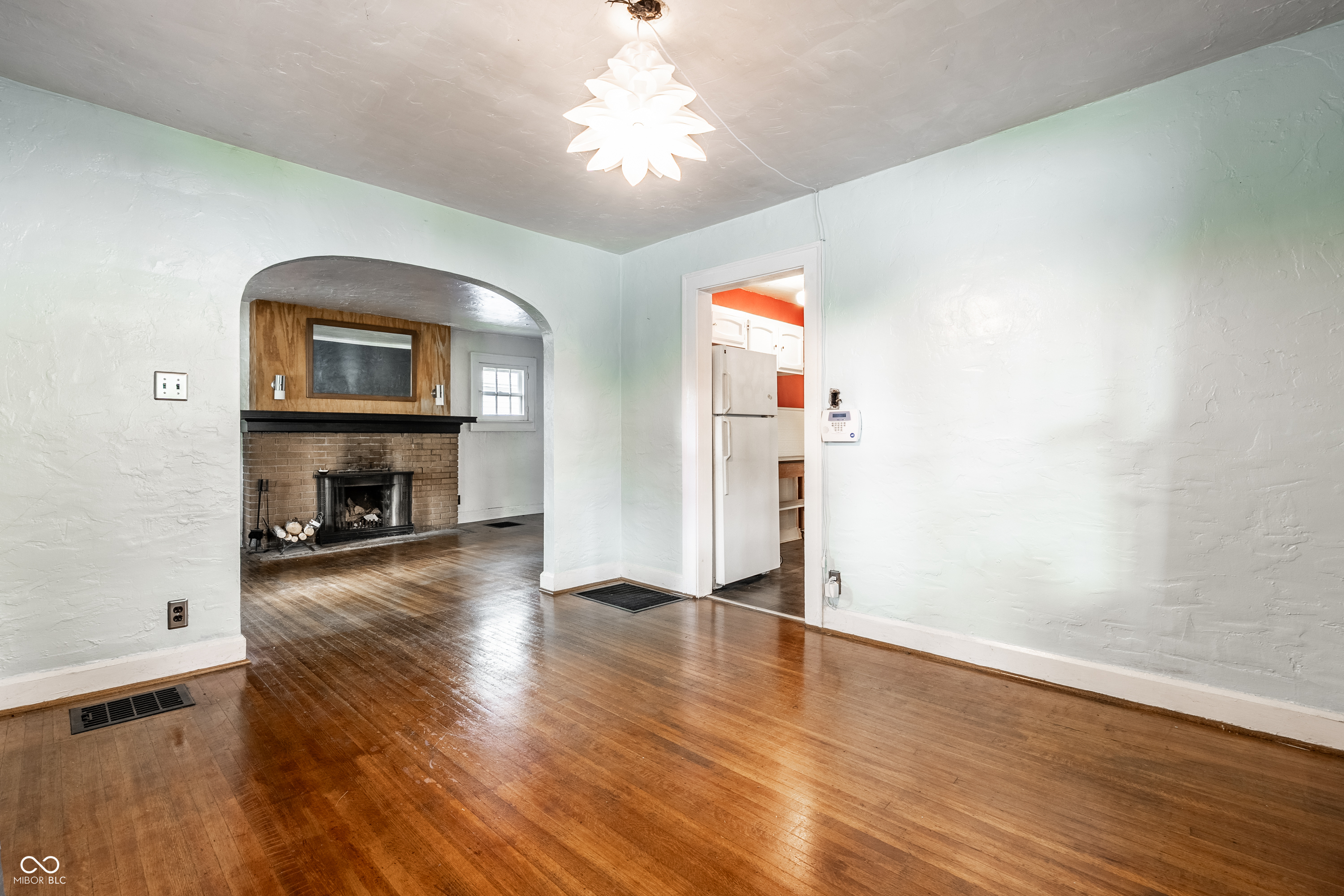 1240 N Euclid Avenue