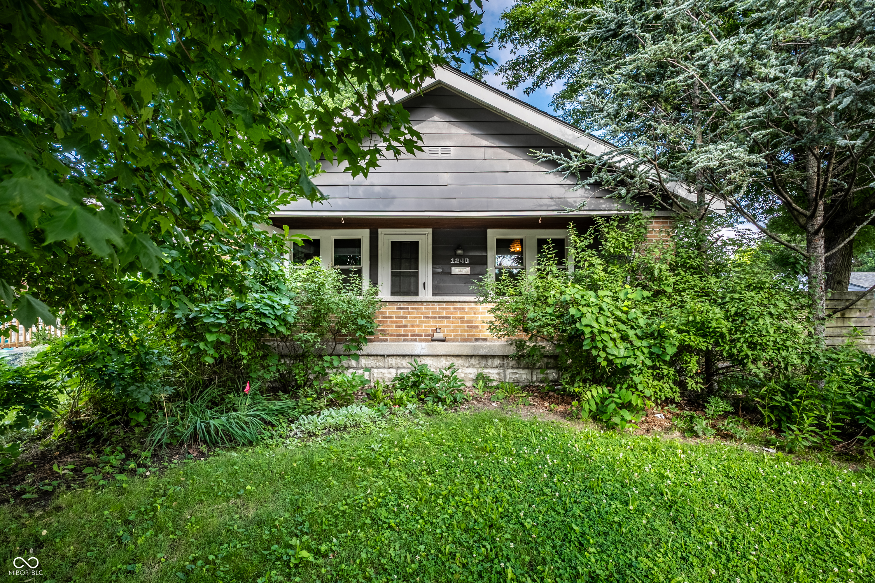 1240 N Euclid Avenue