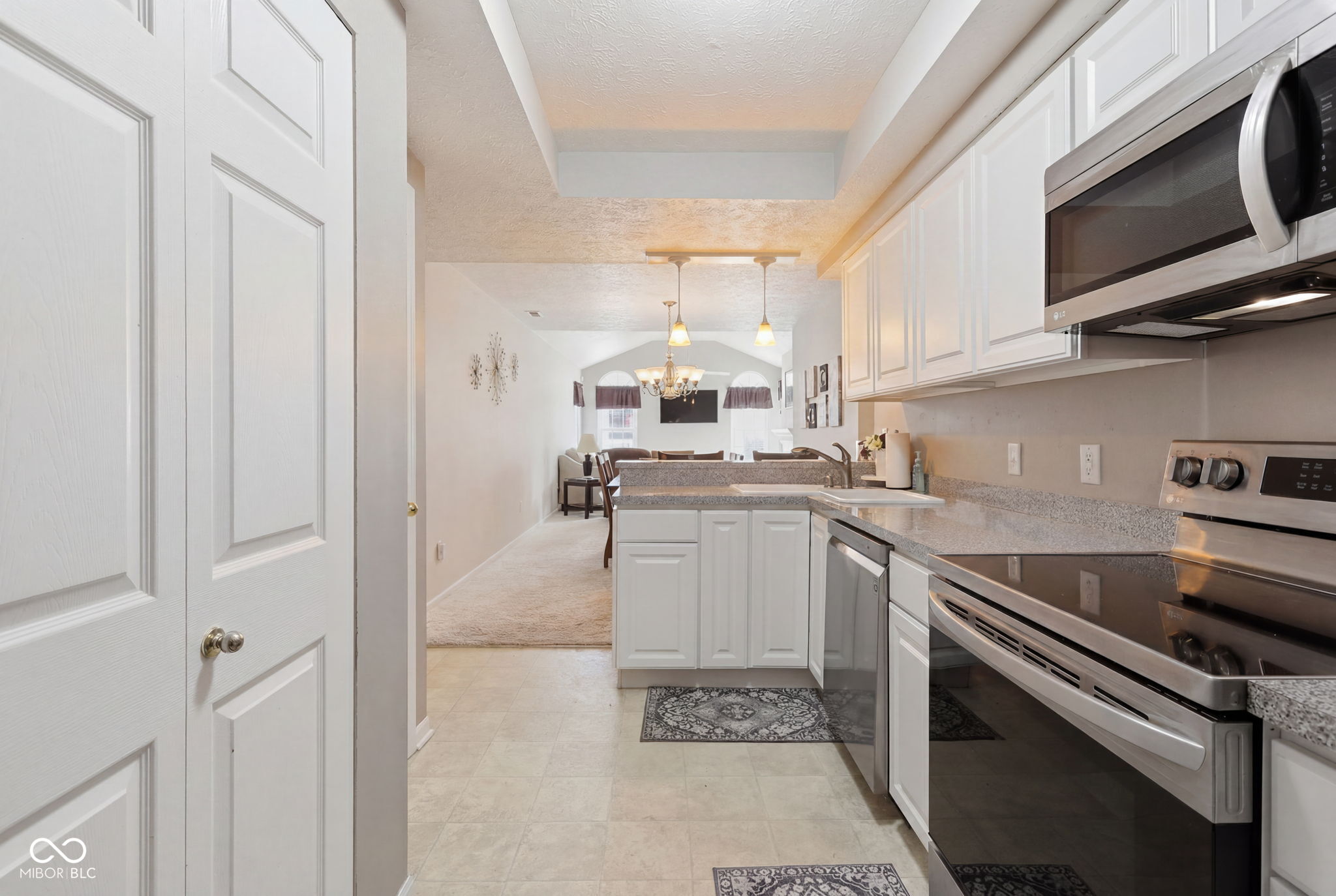 5842 Quail Run Drive