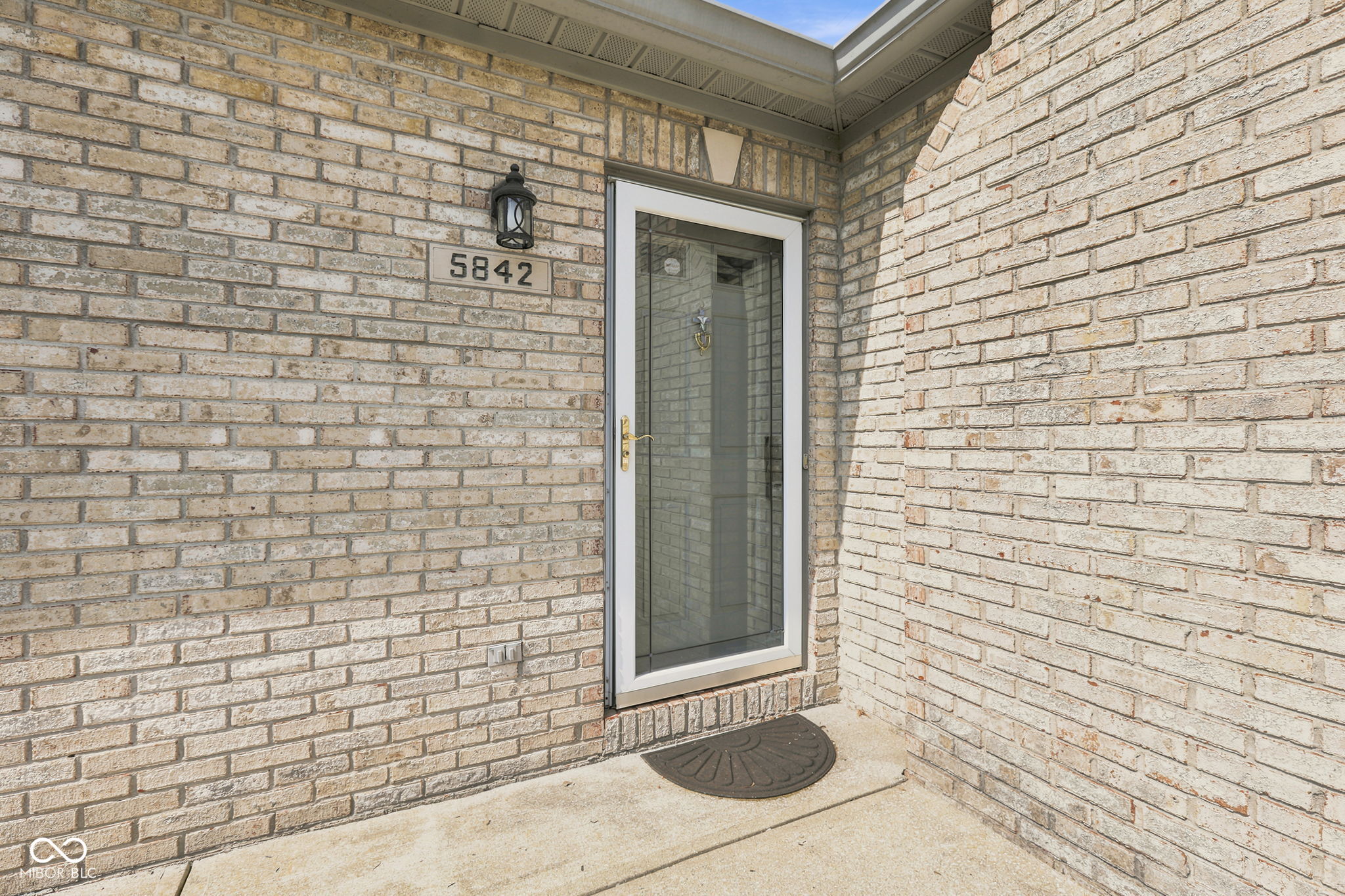 5842 Quail Run Drive