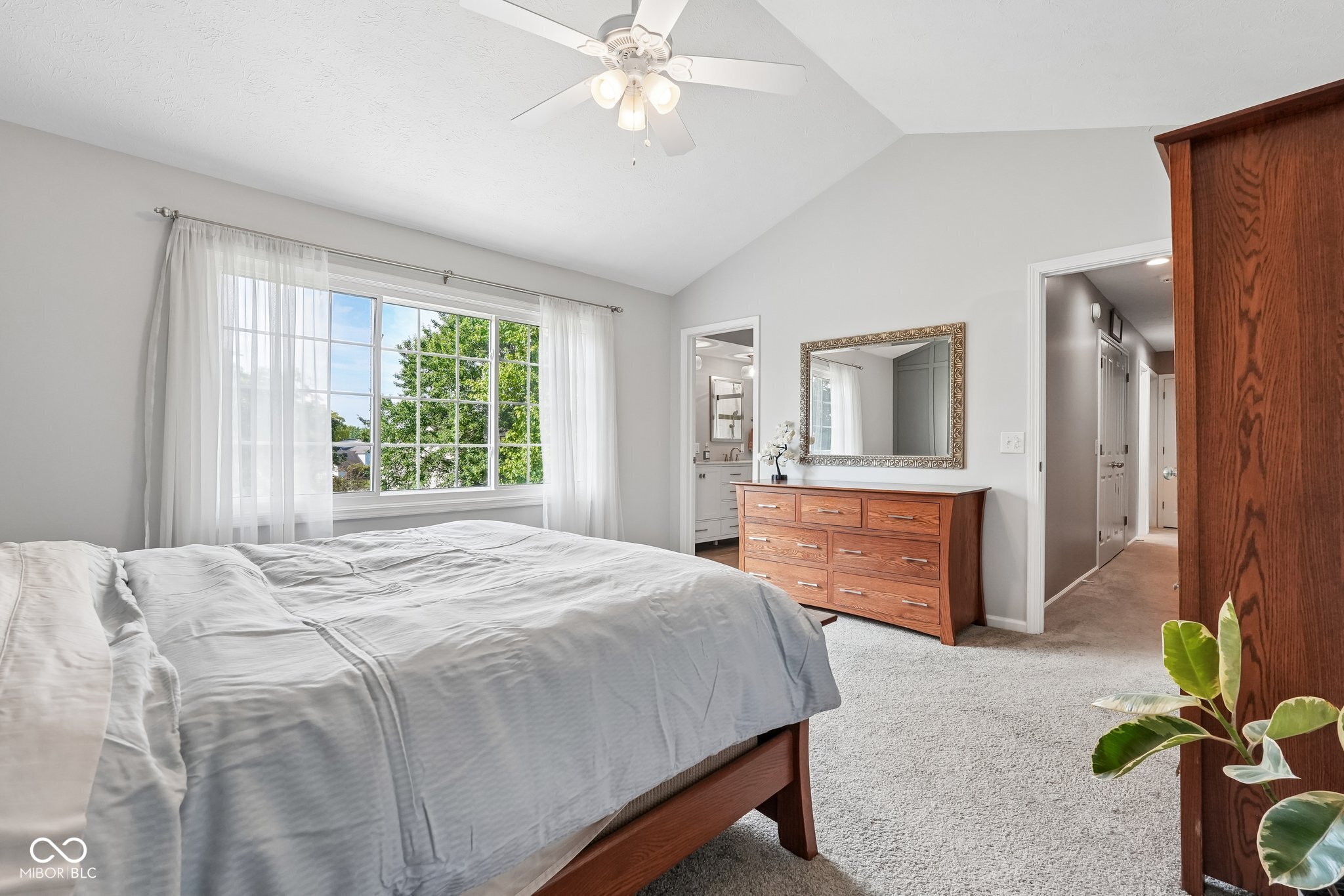 7591 Meadow Ridge Drive
