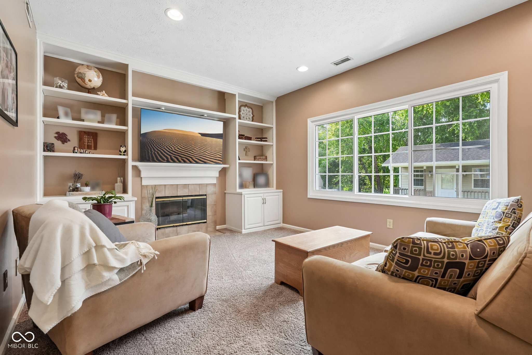 7591 Meadow Ridge Drive