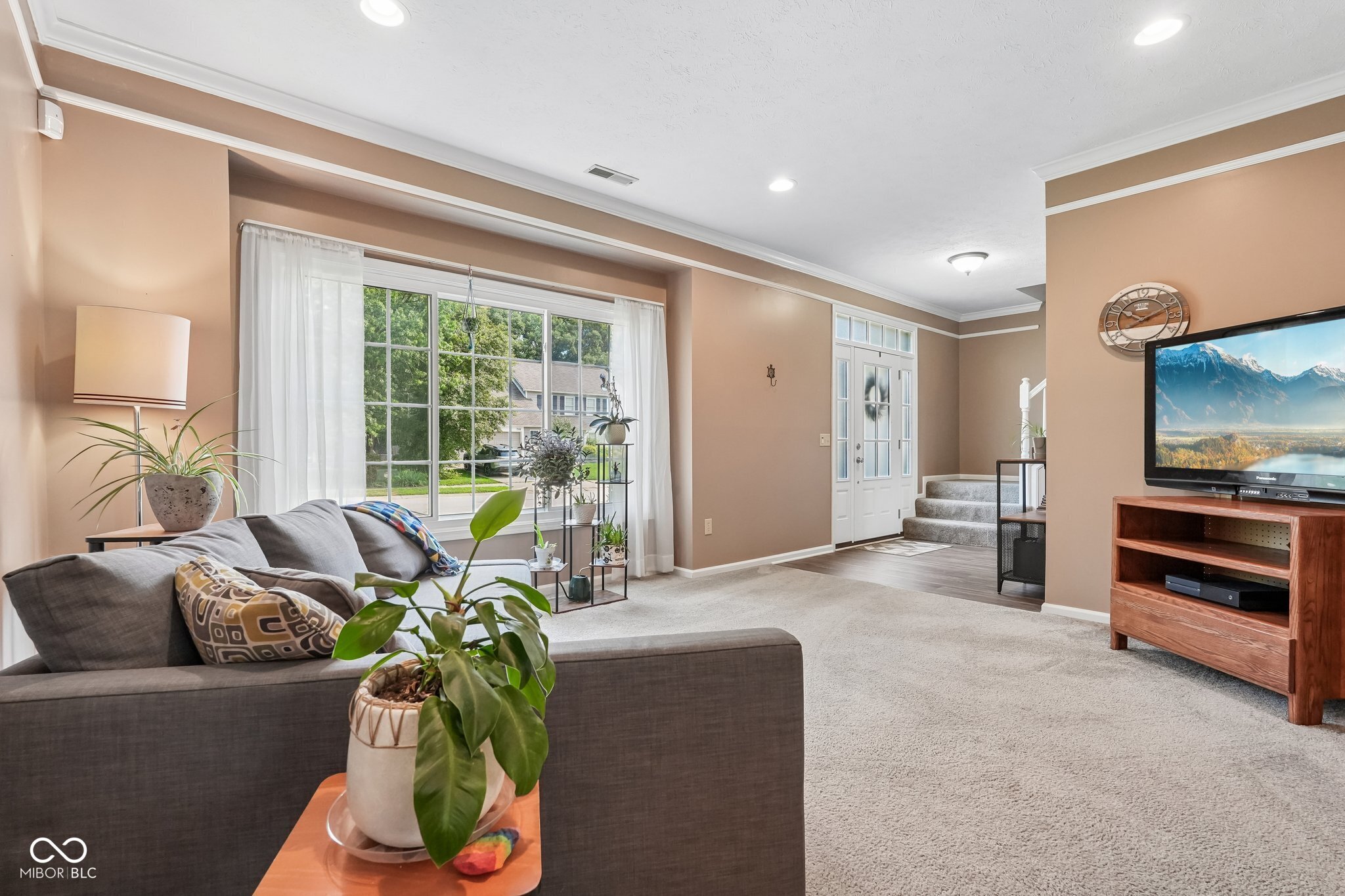 7591 Meadow Ridge Drive