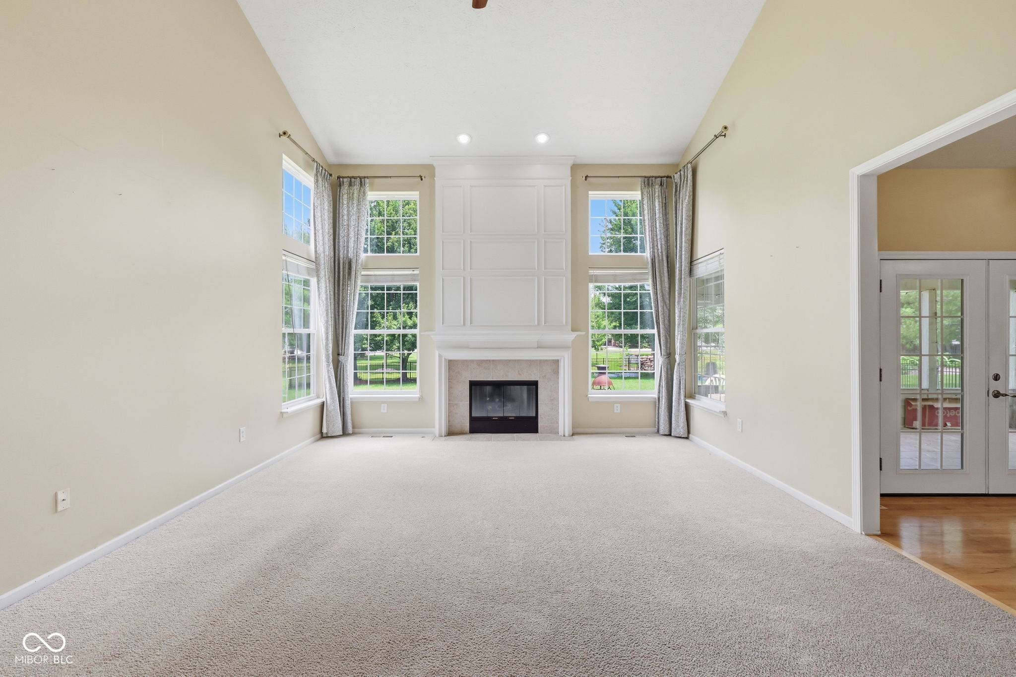 6092 Catlin Lane