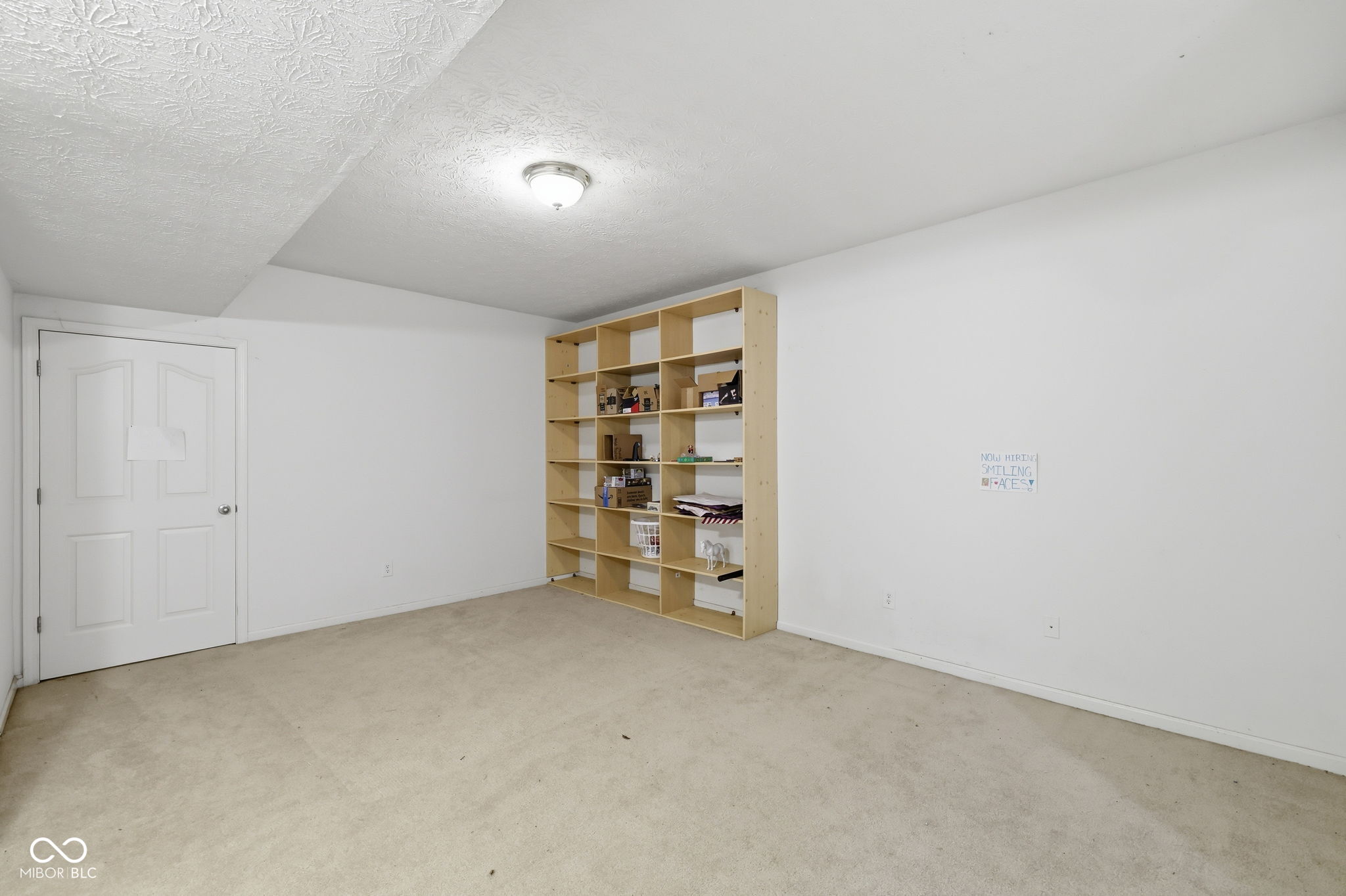 6092 Catlin Lane