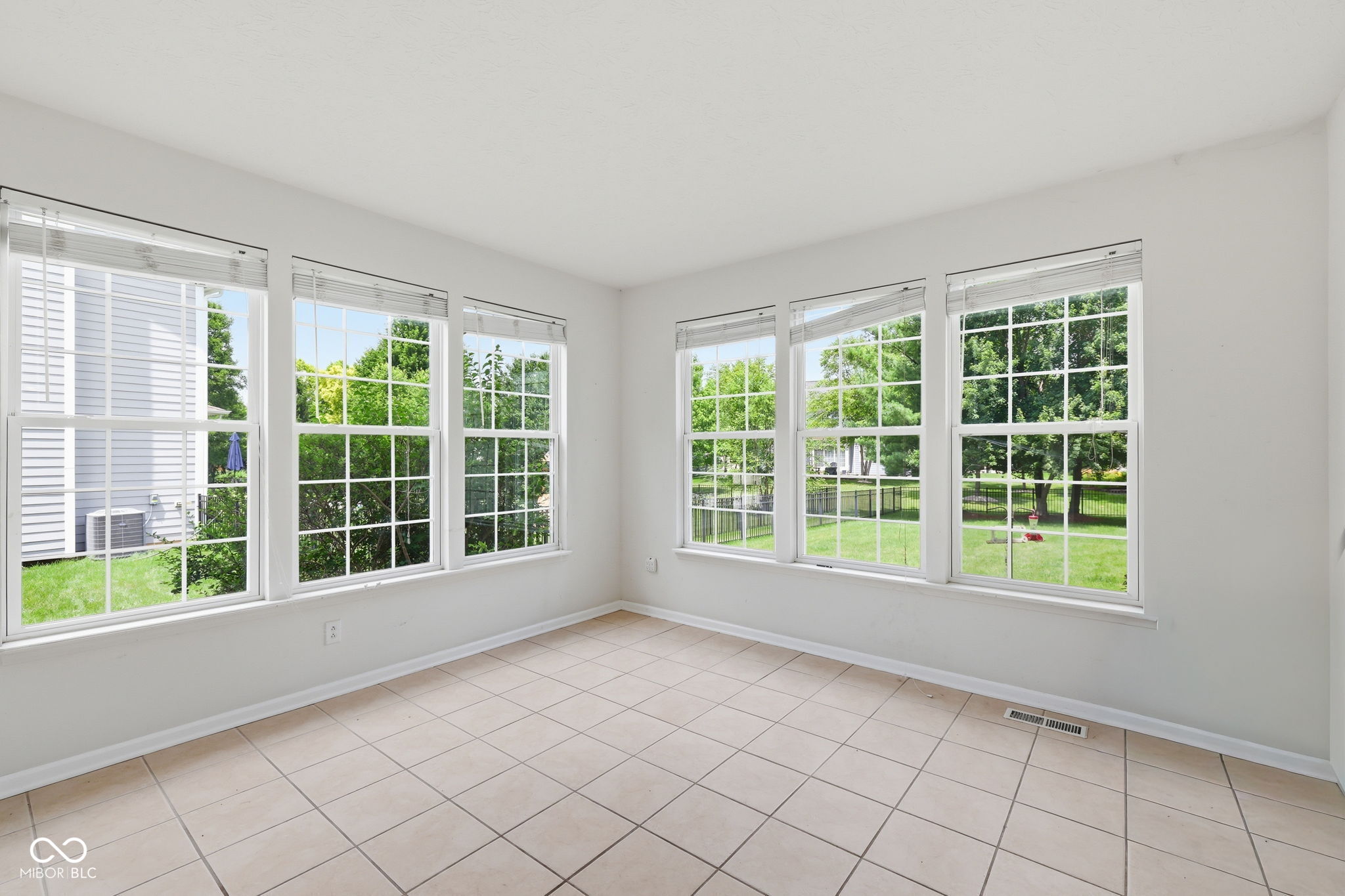 6092 Catlin Lane