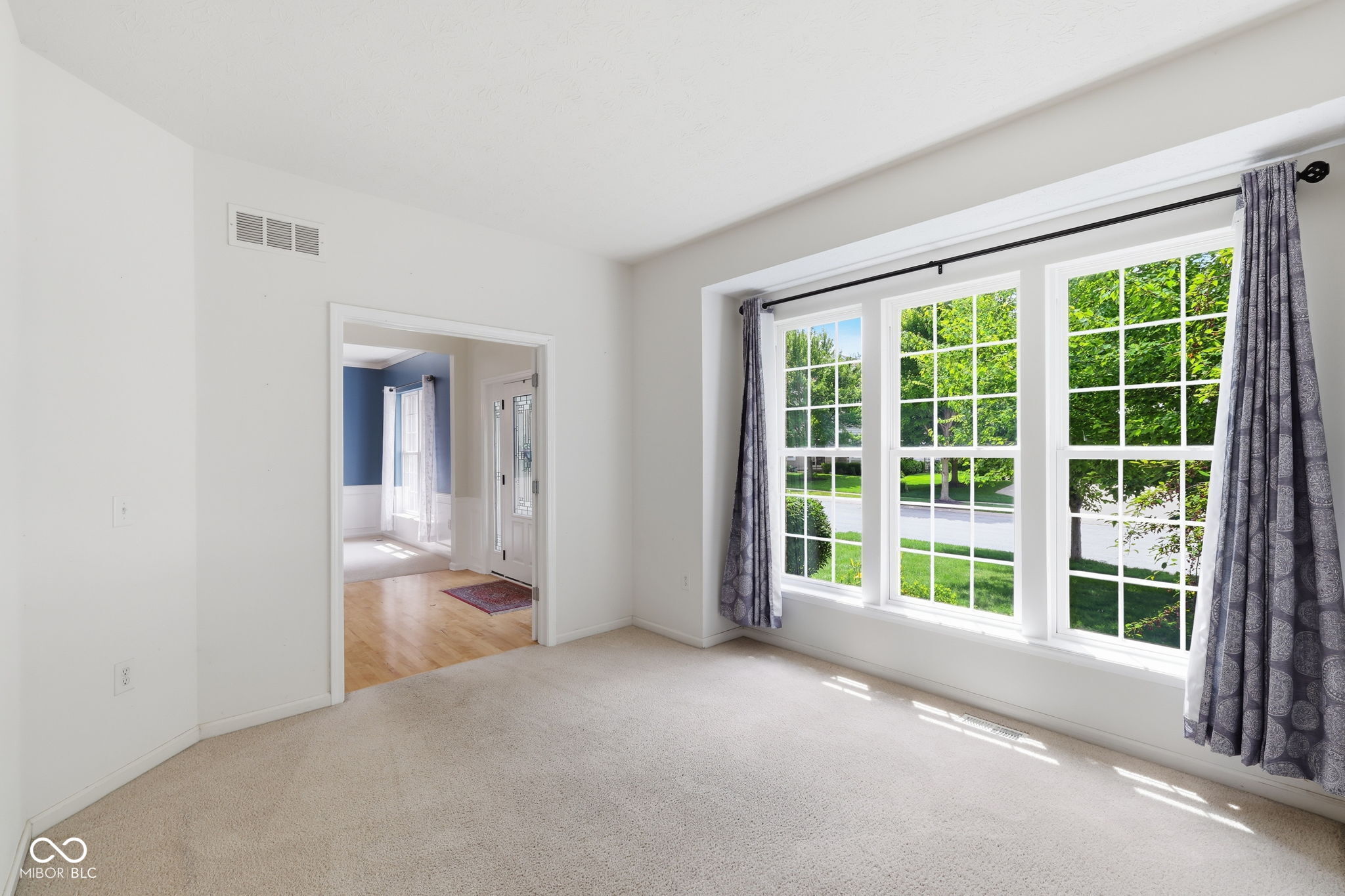 6092 Catlin Lane